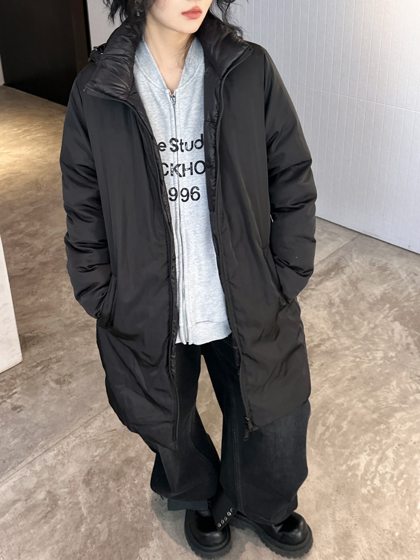 P家新款90白鹅绒服进口再生纤维️经典再生尼龙面料可双面两穿设计实穿性满分连帽可拆卸设计直筒版型显瘦不挑