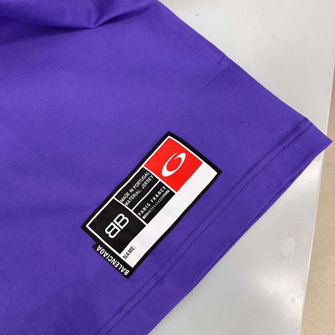 NEW足球️系列新款t恤纯棉面料领口二本针加固胸前贴布绣字母搭配定制徽标设计感十足宽松版型男女同款尺码S