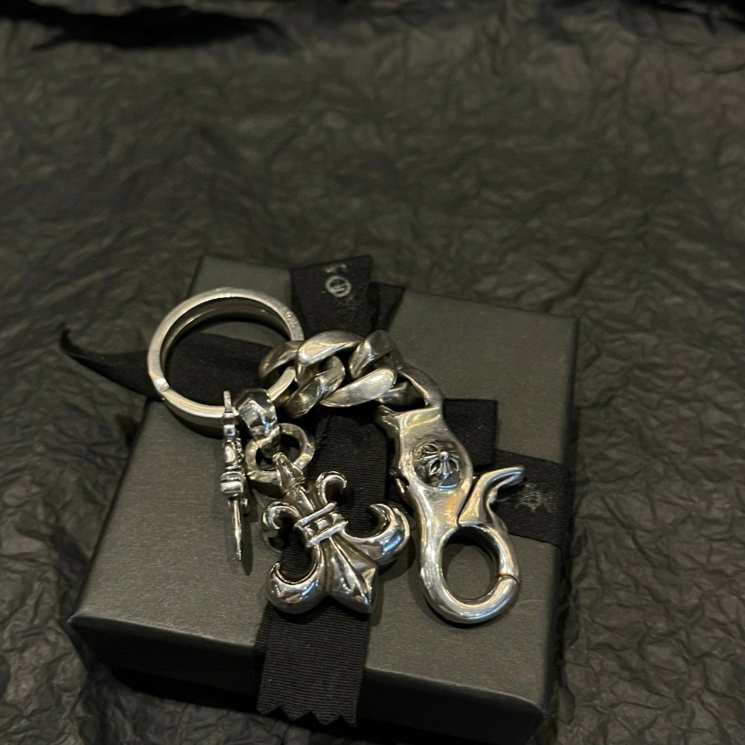 𝐂𝐡𝐫𝐨𝐦𝐞 𝐡𝐞𝐚𝐫𝐭𝐬 克罗心童军花宝剑钥匙扣泰银风格 时尚配搭钥匙扣包包挂件均可搭配