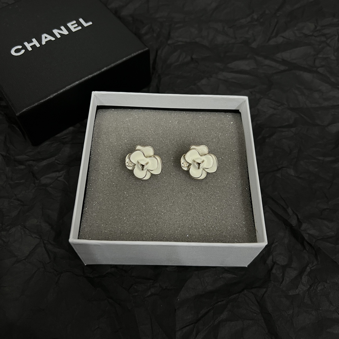 Chanel香奈儿中古耳钉小香家的款式真心无需多介绍每一款都超好看精致大方非常显气质