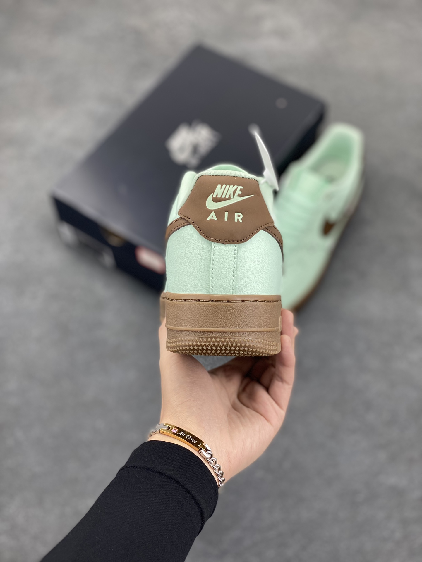 图片[4]-Nike Air Force 1 Low 07 蒂芙尼绿四铁钩 空军一号低帮运动休闲板鞋 原楦头原纸板 打造纯正低帮空军版型 专注外贸渠道 全掌内置蜂窝气垫 原盒配件 原厂中底钢印、拉帮完美 货号：IB8894-329 尺码：35.5 36 36.5 37.5 38 38.5 39 40 40.5 41 42 42.5 43 44 44.5 45-选品中心