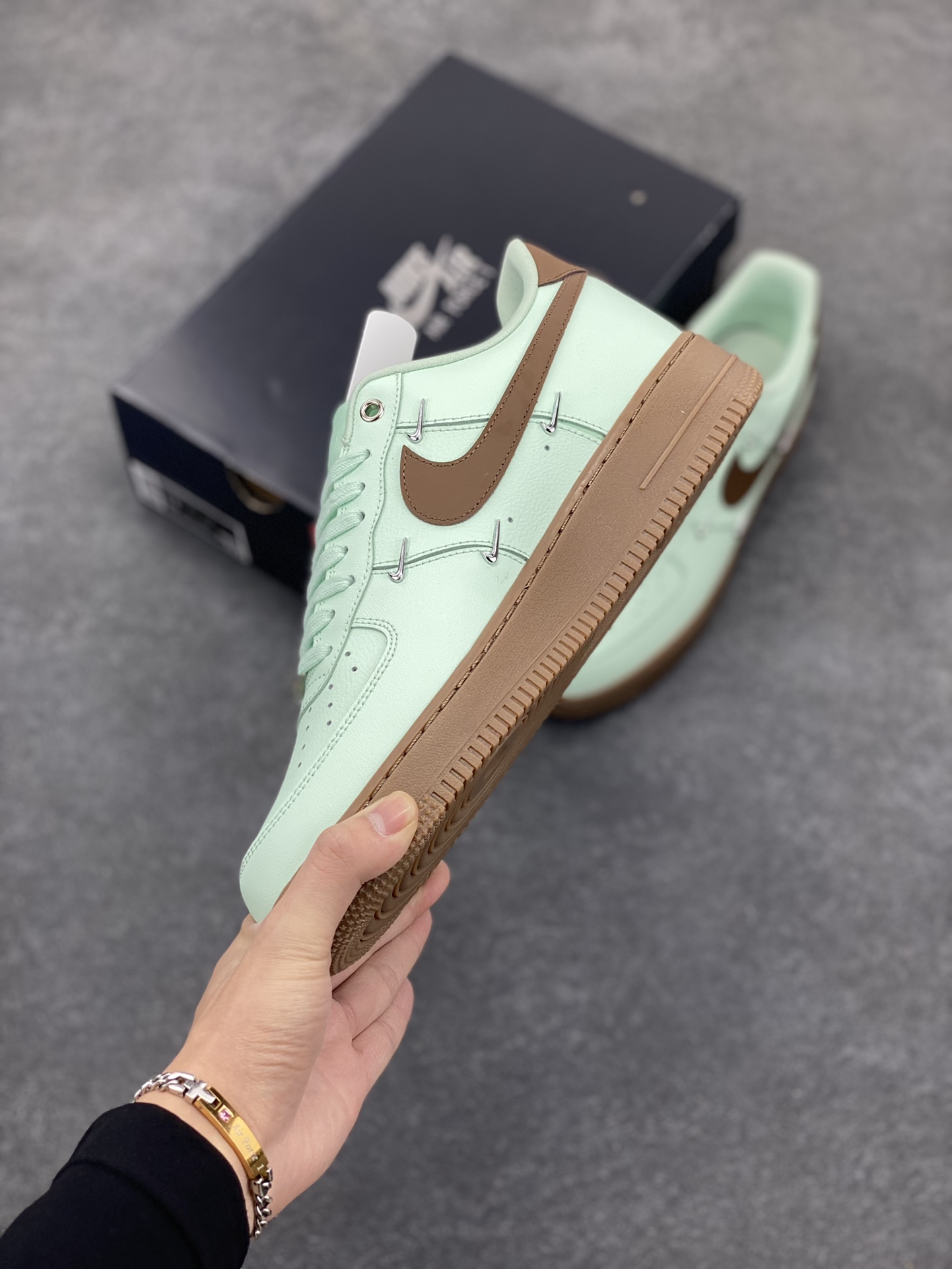 图片[3]-Nike Air Force 1 Low 07 蒂芙尼绿四铁钩 空军一号低帮运动休闲板鞋 原楦头原纸板 打造纯正低帮空军版型 专注外贸渠道 全掌内置蜂窝气垫 原盒配件 原厂中底钢印、拉帮完美 货号：IB8894-329 尺码：35.5 36 36.5 37.5 38 38.5 39 40 40.5 41 42 42.5 43 44 44.5 45-选品中心