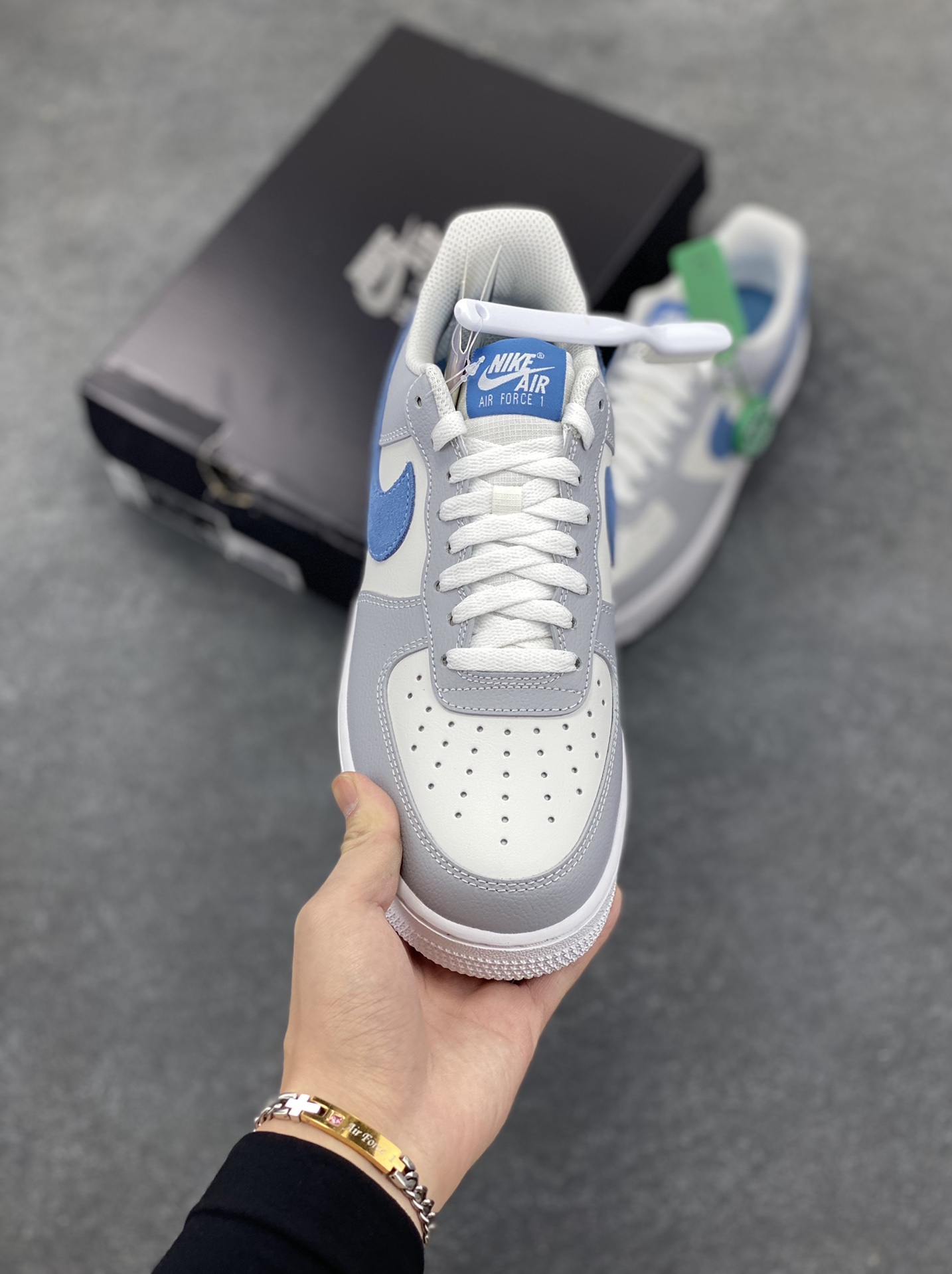 图片[2]-HY版本💯 Nike Air Force 1 Low 灰蓝 原楦头原纸板 打造纯正空军版型 专注外贸渠道 全掌内置蜂窝气垫 原盒配件 原厂中底钢印、拉帮完美 货号：HV1795-141 尺码：36 36.5 37.5 38 38.5 39 40 40.5 41 42 42.5 43 44 44.5 45 46-选品中心