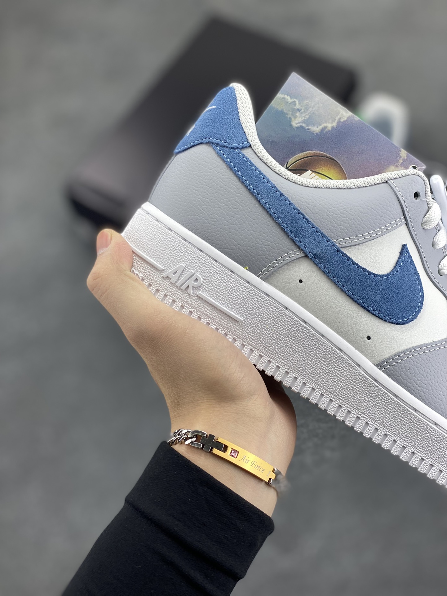 图片[6]-HY版本💯 Nike Air Force 1 Low 灰蓝 原楦头原纸板 打造纯正空军版型 专注外贸渠道 全掌内置蜂窝气垫 原盒配件 原厂中底钢印、拉帮完美 货号：HV1795-141 尺码：36 36.5 37.5 38 38.5 39 40 40.5 41 42 42.5 43 44 44.5 45 46-选品中心