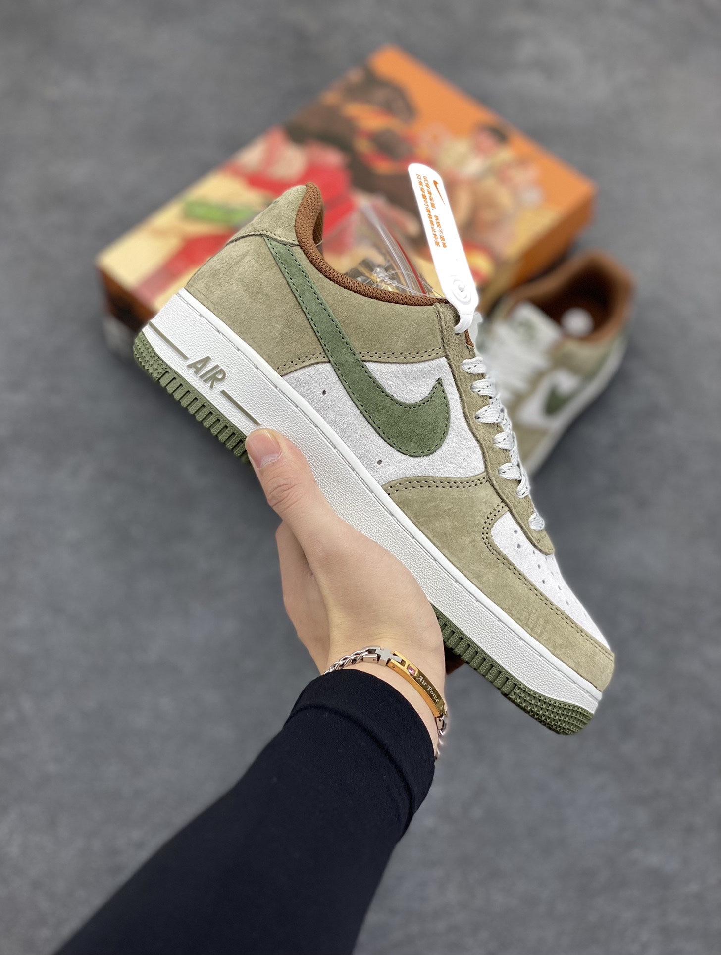 AKIRA×Nike Air Force 1 Low ’07 苹果绿 头成麂皮 满天星配色 空军一号低帮休闲板鞋 原厂麂皮 原楦原纸板 纯正版型 正品NFC感应芯片 高清洁度 内置全掌气垫 货号：DD3966-523 尺码：36 36.5 37.5 38 38.5 39 40 40.5 41 42 42.5 43 44 44.5 45-选品中心