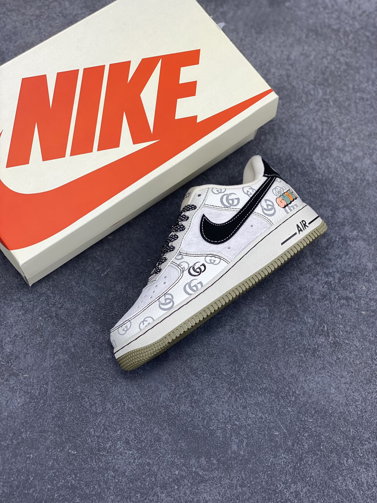 图片[7]-NIke Air Force 1 \’07 Low “古驰联名–经典花纹”空军一号 低帮 运动鞋 休闲鞋 折边针车 工艺难度大 原楦头原纸板 原装鞋盒 定制五金配件 内置全掌气垫 原厂鞋底 货号：CH6336-516 尺码：36 36.5 37.5 38 38.5 39 40 40.5 41 42 42.5 43 44 44.5 45-选品中心