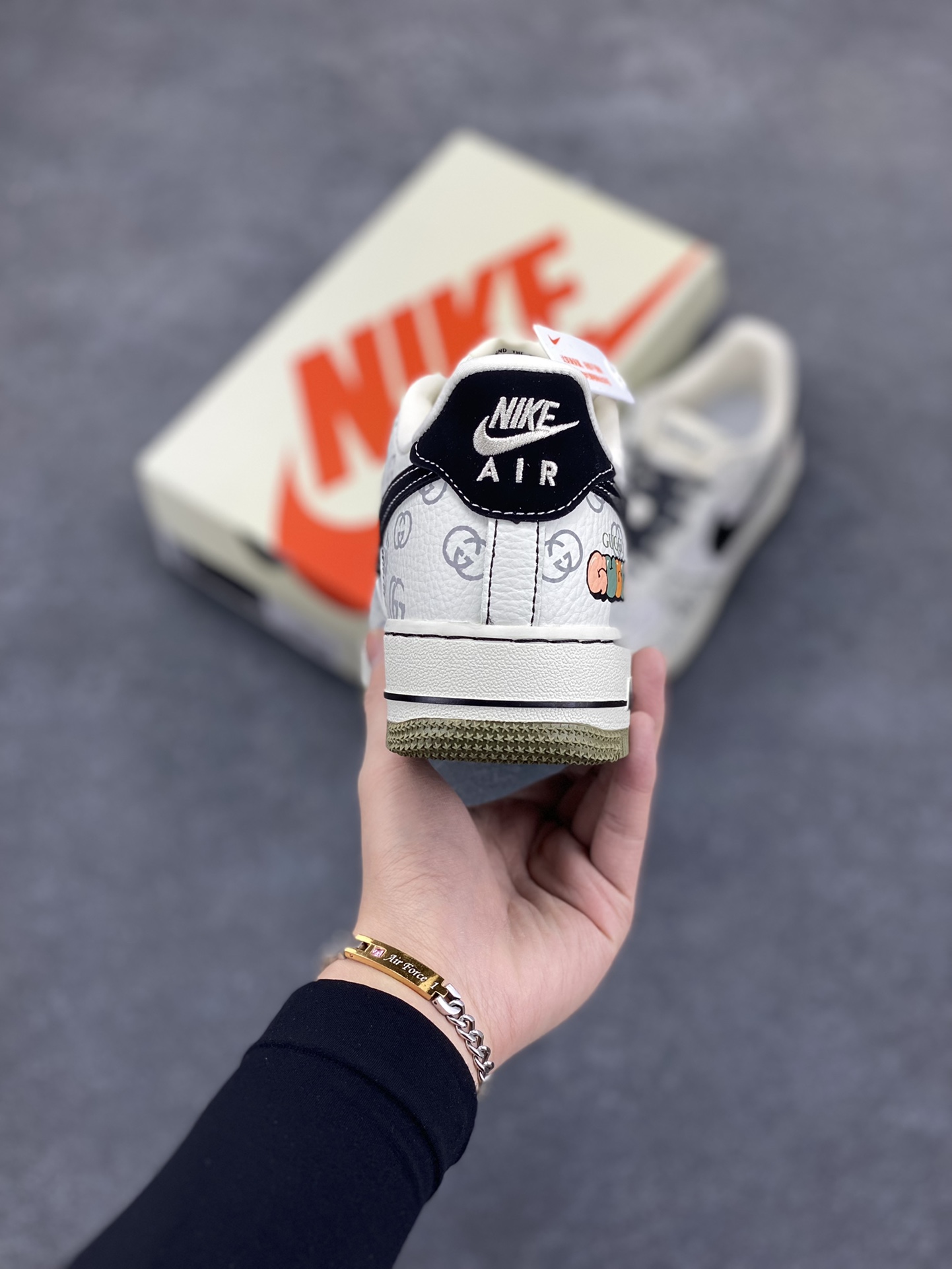图片[4]-NIke Air Force 1 \’07 Low “古驰联名–经典花纹”空军一号 低帮 运动鞋 休闲鞋 折边针车 工艺难度大 原楦头原纸板 原装鞋盒 定制五金配件 内置全掌气垫 原厂鞋底 货号：CH6336-516 尺码：36 36.5 37.5 38 38.5 39 40 40.5 41 42 42.5 43 44 44.5 45-选品中心