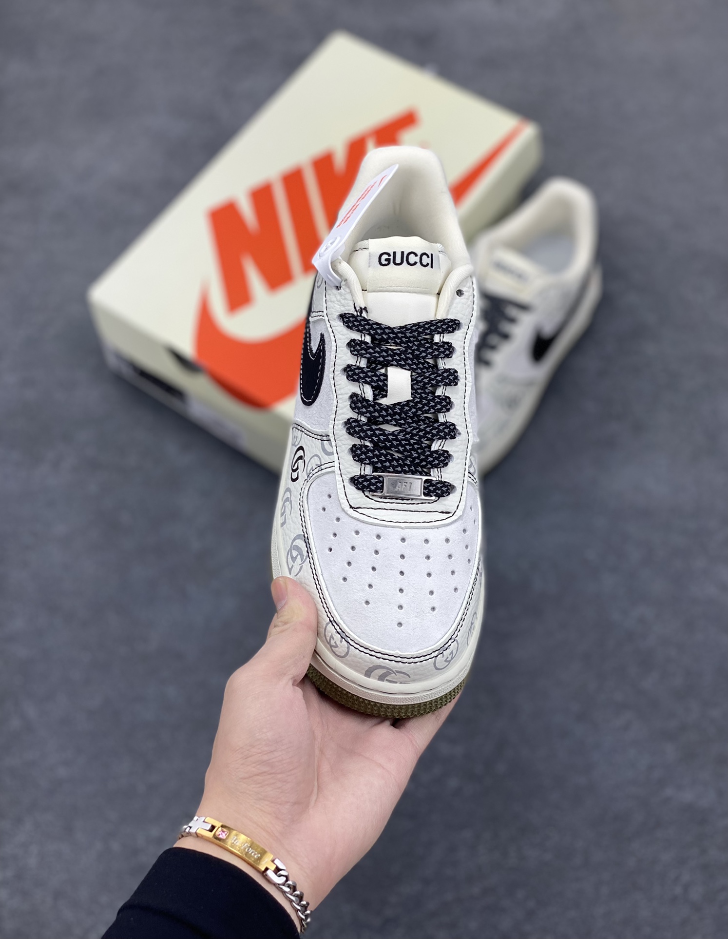图片[2]-NIke Air Force 1 \’07 Low “古驰联名–经典花纹”空军一号 低帮 运动鞋 休闲鞋 折边针车 工艺难度大 原楦头原纸板 原装鞋盒 定制五金配件 内置全掌气垫 原厂鞋底 货号：CH6336-516 尺码：36 36.5 37.5 38 38.5 39 40 40.5 41 42 42.5 43 44 44.5 45-选品中心