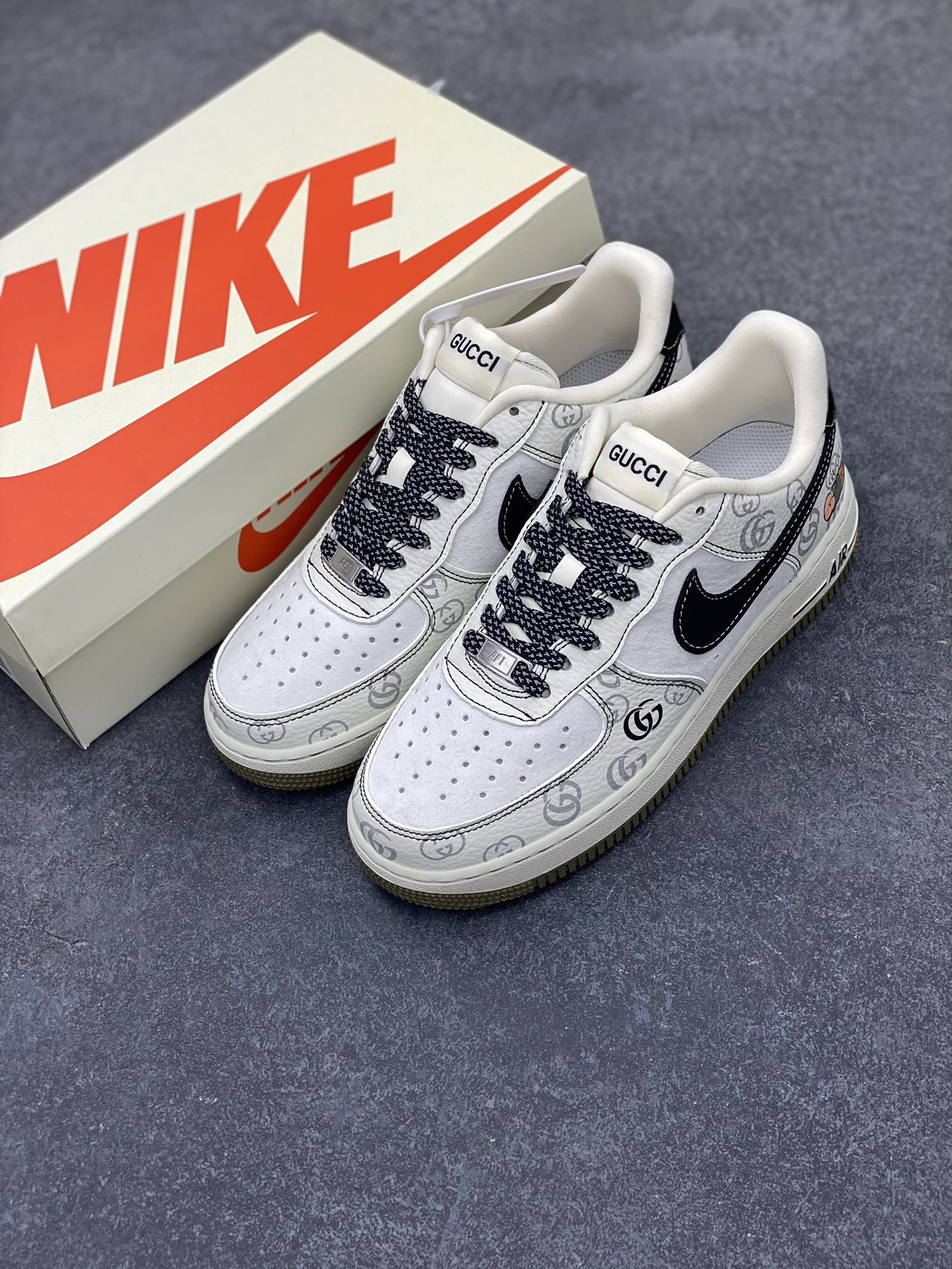 图片[8]-NIke Air Force 1 \’07 Low “古驰联名–经典花纹”空军一号 低帮 运动鞋 休闲鞋 折边针车 工艺难度大 原楦头原纸板 原装鞋盒 定制五金配件 内置全掌气垫 原厂鞋底 货号：CH6336-516 尺码：36 36.5 37.5 38 38.5 39 40 40.5 41 42 42.5 43 44 44.5 45-选品中心
