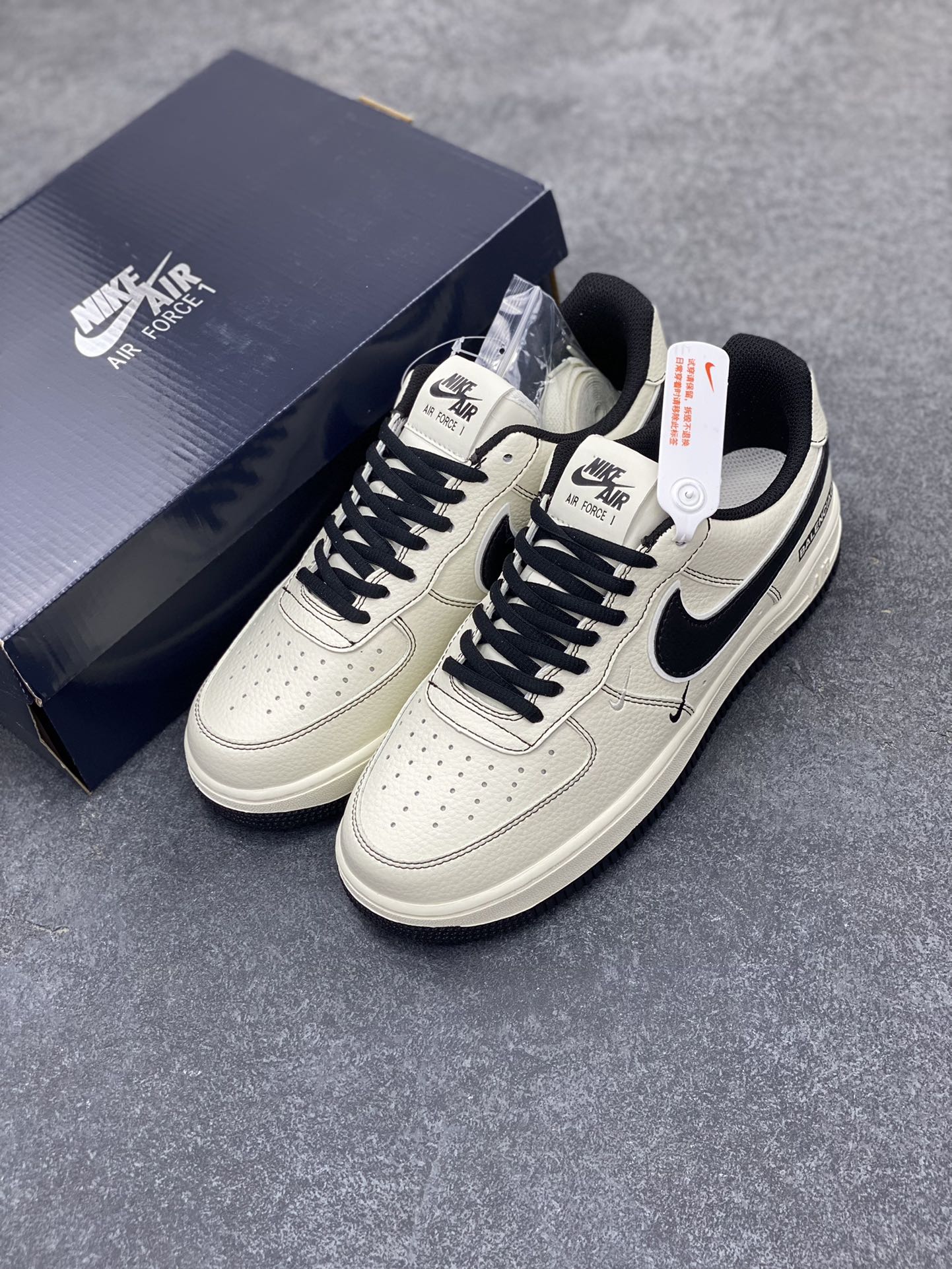 图片[8]-BALENCIAGA×Nike Air Force 1\’07 Low 联名三勾 米黑空军一号低帮休闲版鞋 定制皮料 原楦头原纸板 纯正空军版型 内置全掌气垫 货号：FR0538-090 尺码：36 36.5 37.5 38 38.8 39 40 40.5 41 42 42.5 43 44 44.5 45-选品中心