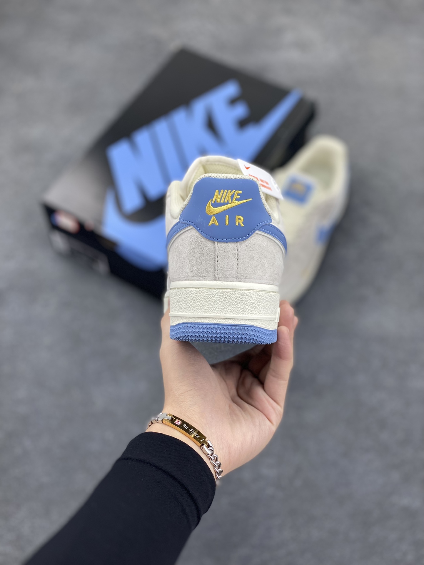 图片[4]-Nike Air Force 1 Low ’07 小勾蓝麂皮 空军一号低帮休闲板鞋 原厂麂皮 原楦原纸板 纯正版型 正品NFC感应芯片 高清洁度 内置全掌气垫 货号：KK5636-210 尺码：36 36.5 37.5 38 38.5 39 40 40.5 41 42 42.5 43 44 44.5 45-选品中心