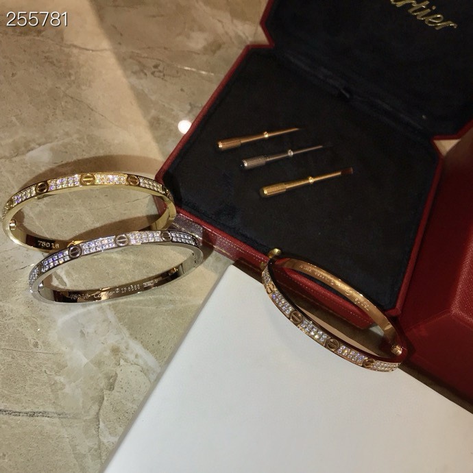 Cartier 却只因一个人沦陷 “我对她有一点动心”千万分之一的心动概率 现在不说 还等何时 别犹豫