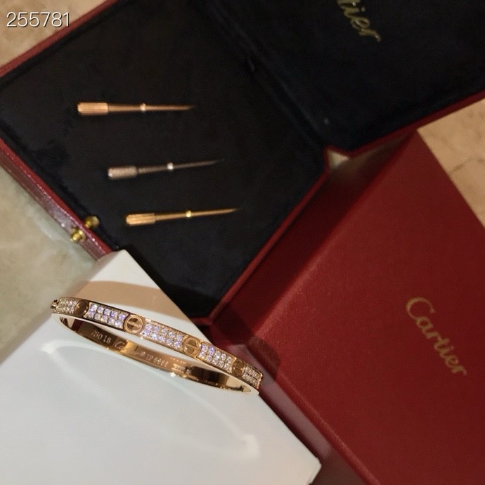 Cartier 却只因一个人沦陷 “我对她有一点动心”千万分之一的心动概率 现在不说 还等何时 别犹豫