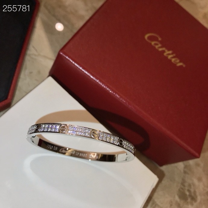 Cartier 却只因一个人沦陷 “我对她有一点动心”千万分之一的心动概率 现在不说 还等何时 别犹豫