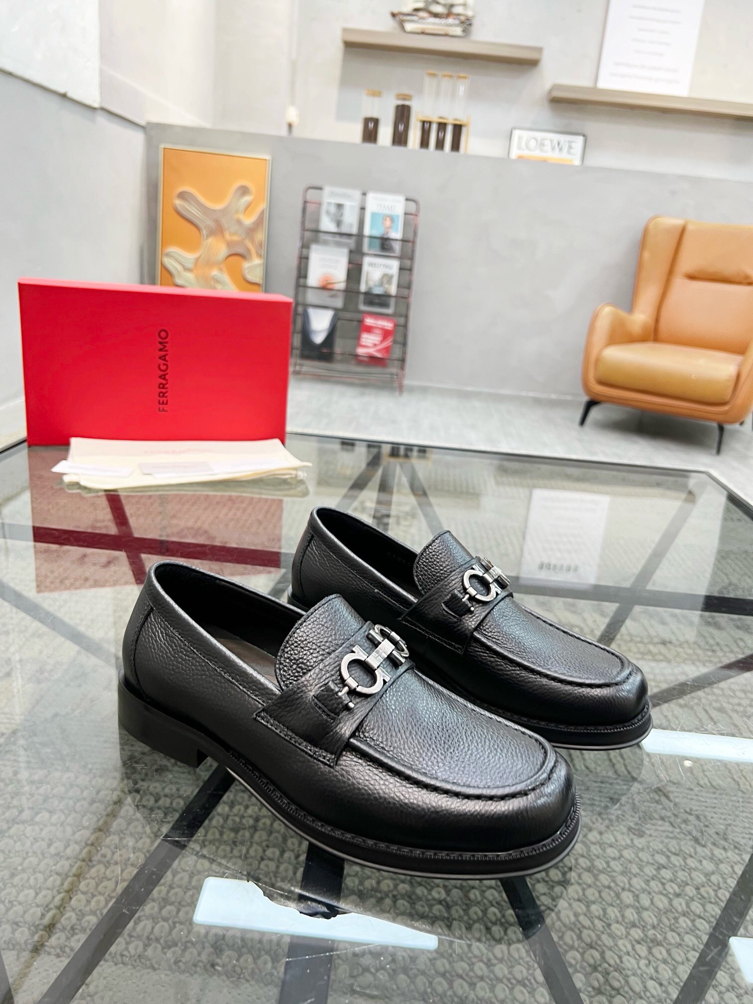 NO:220060,Brand Ferragamo color original color matching Size 39-44 Custom made 38.45 Price Material Ferragamo high quality · real shot new style Business casual leather shoes Top original single cow goods regular shoe factory upper soft cowhide luxury cowhide inner high-end quality original hardware buckle matching makes the whole shoe high-end and atmospheric Original rubber outsole, Ferragamo leather shoes, ferragamo, ferragamo, cowhide19860909品牌Ferragamo 颜色原版配色 码数39-44定做38.45 价格 材质菲拉格慕高质·实拍新款 商务休闲皮鞋顶级原单牛货正规鞋厂出品鞋面柔软牛皮奢华牛皮内里高端品质原版五金扣搭配使整个鞋子高端大气 原版橡胶大底,菲拉格慕 皮鞋,ferragamo,ferragamo,cowhide,Men's shoes