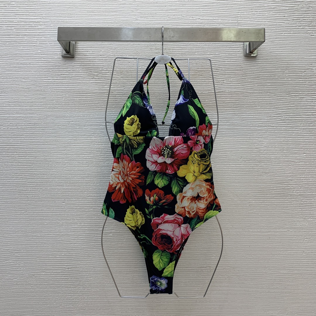 NO:750552,Style number D24122057 Dolce & Gabbana DG*25SS new spring and summer style, flower and green leaf printed cross backless one-piece swimsuit (with breast pads) casual and versatile tights, a must-have for seaside resorts, hot springs and swimming pools!  ,,,Dolce&Gabbana,swimsuits,19860909款号D24122057 杜嘉班纳DG*25SS春夏新款 花朵绿叶印花交叉露背连体泳衣（有胸垫）休闲百搭紧身上衣,海边度假温泉游泳池必备！ ,,,Dolce&Gabbana,swimsuits,,Women's clothing