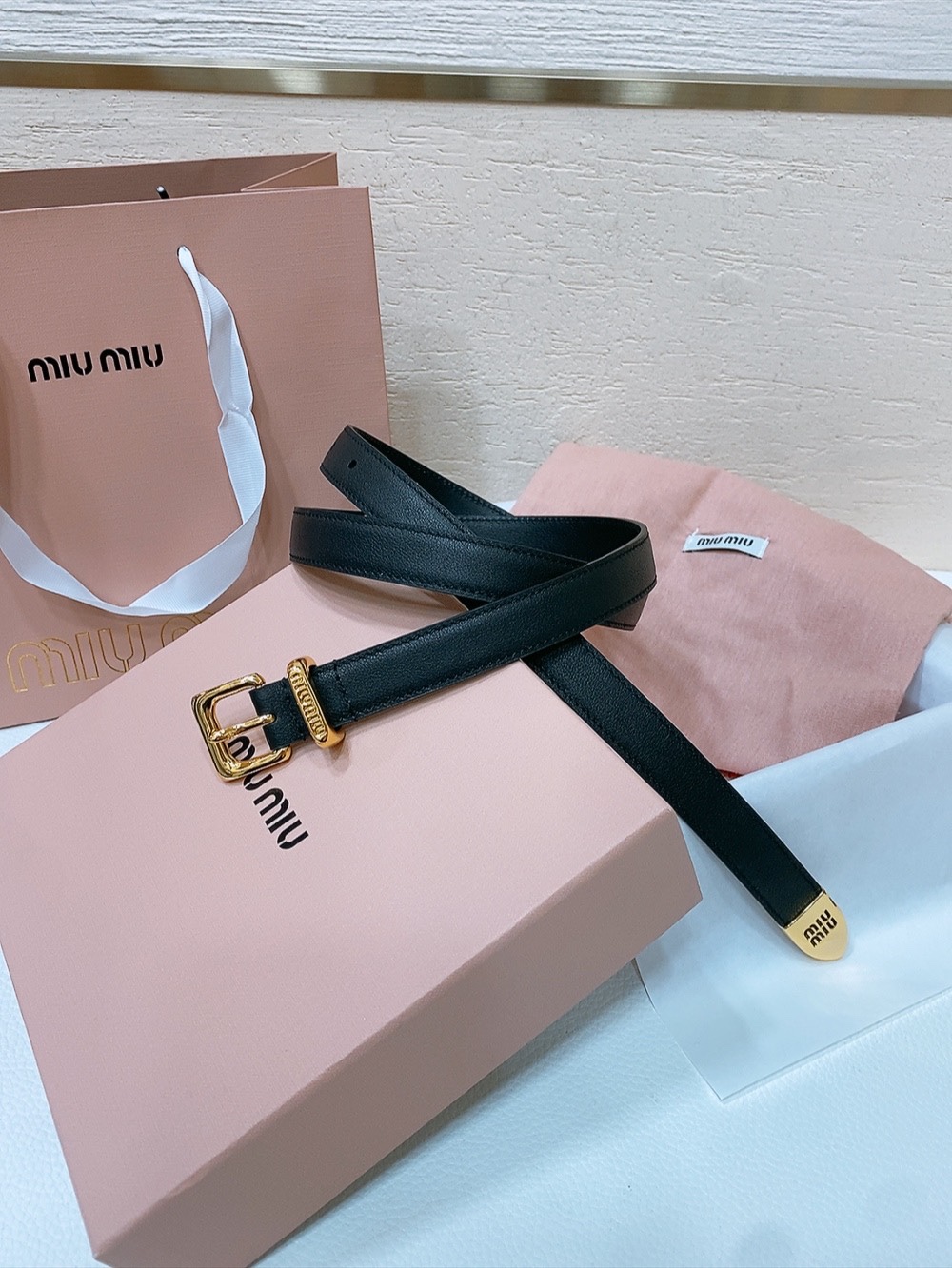 [Miu Miu Belts]Miumiu counter new styleThis leather belt is ideal for a chi