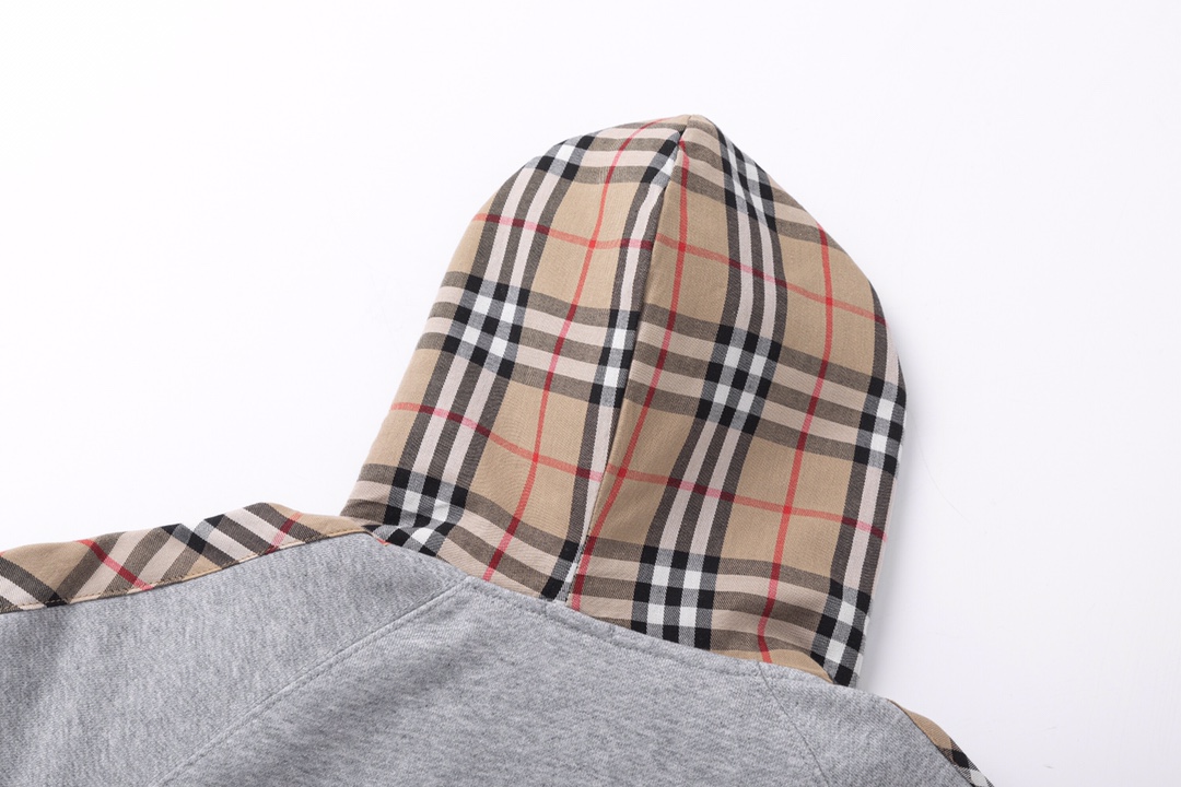 Men’s Lightweight Twirl T-Shirt with Classic Grid Embroidery in Black/Grey. - 图片 4