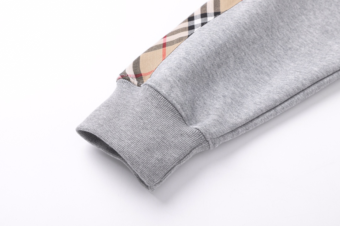 Men’s Lightweight Twirl T-Shirt with Classic Grid Embroidery in Black/Grey. - 图片 8