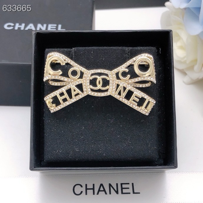 Chanel 蝴蝶结 在饰品界一向有“好人缘”
