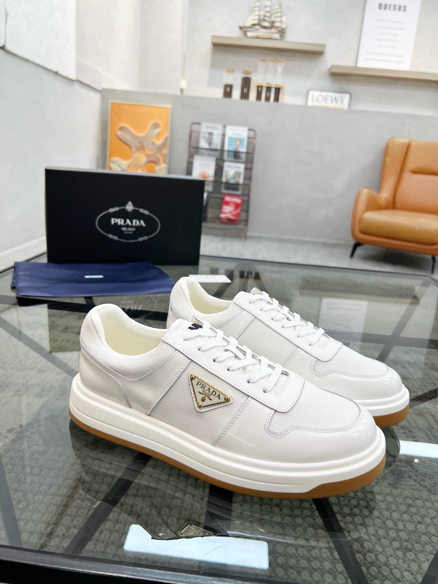 NO:222807,Brand PRADA color original color matching, code number 38-44 customized 45 price Material Prada new product original single-stock low-top casual shoes!  The upper is made of original soft cowhide, matched with Prada logo cowhide inner lining, cowhide foot pad original mold open sole, high quality worth owning, Prada, prada, cowhide19860909品牌PRADA 颜色原版配色 码数38-44定做45 价格 材质普拉达新品原单货低帮 休闲鞋！鞋面采用原版柔软牛皮 搭配普拉达标识牛皮内里 牛皮垫脚原版开模大底、高品质值得拥有,普拉达,prada,prada,cowhide,Men's shoes