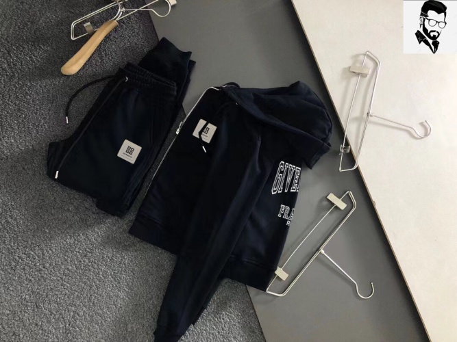 Conjunto de Sudadera y Pantalón Givenchy: Elegancia y Confort en Algodón Premium 1 Conjunto de Sudadera y Pantalón Givenchy: Elegancia y Confort en Algodón Premium