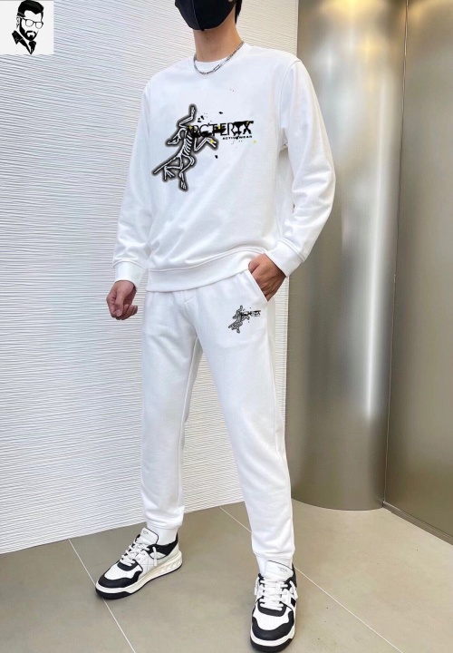 Arc'teryx Men's White Cotton Blend Sweatshirt and Jogger Set 1 Arc'teryx Men's White Cotton Blend Sweatshirt and Jogger Set