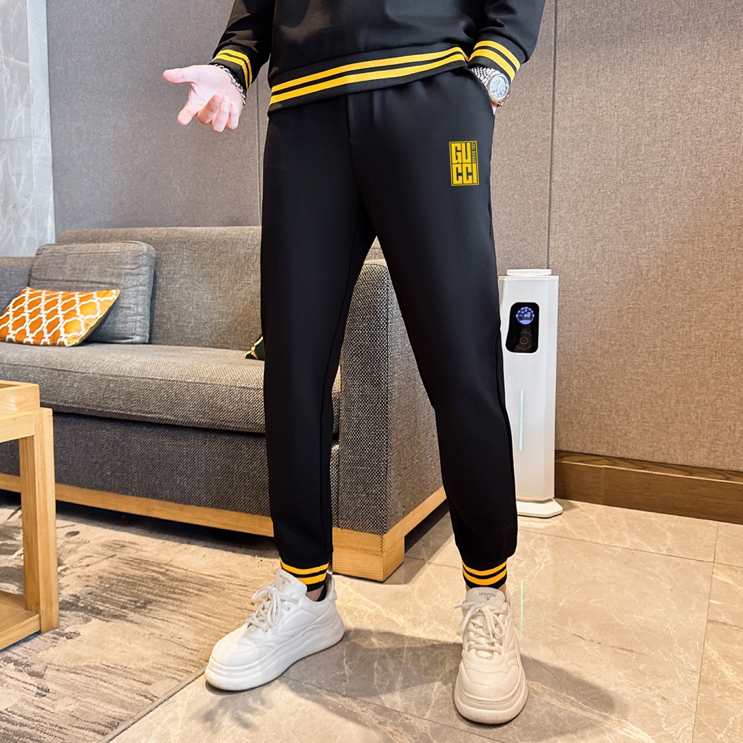 Gucci 2024 Men's Black Cotton Sweatshirt and Pants Set - Elegant & Comfortable 7 i1734874618 749 5