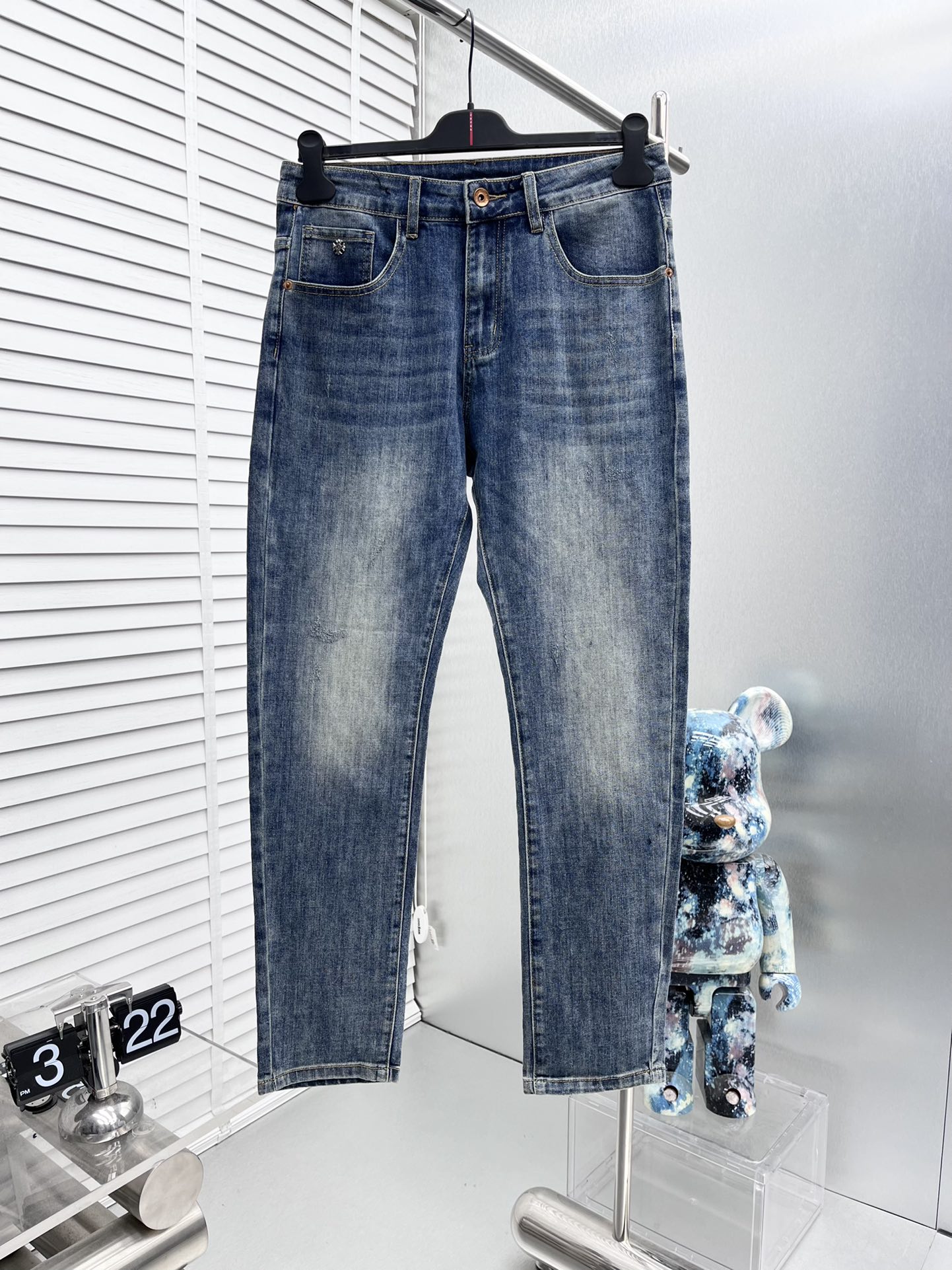 NO:513500,CH* Croxin 25ss early spring new jeans, custom-made full set of hardware, brand new brand design craftsmanship, fine workmanship, perfect details, high version Number of codes 29-38 (no 35.37), chrome hearts, jeans, alexander wang19860909CH*克罗心25ss早春新款牛仔裤,定制全套五金,全新品牌设计工艺,做工精细,细节完美,高版本 码数29-38（无35.37）,,chrome hearts,jeans,alexander wang,Men's clothing