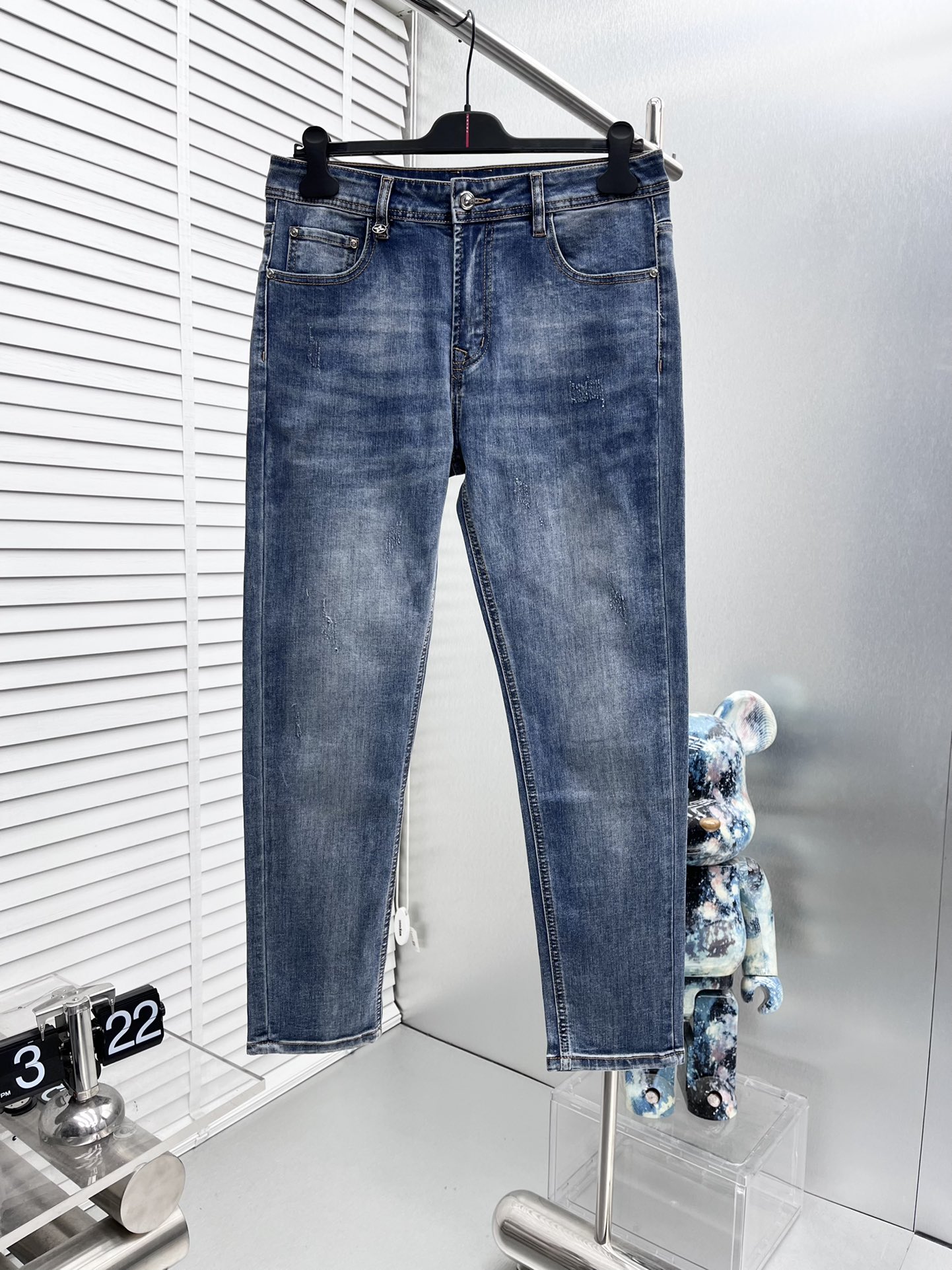NO:513498,1v*25ss early spring new jeans, custom-made full set of hardware, brand new brand design craftsmanship, fine workmanship, perfect details, high version Number of codes 29-38 (no 35.37), ,jeans,alexander wang198609091v*25ss早春新款牛仔裤,定制全套五金,全新品牌设计工艺,做工精细,细节完美,高版本 码数29-38（无35.37）,,jeans,alexander wang,Men's clothing