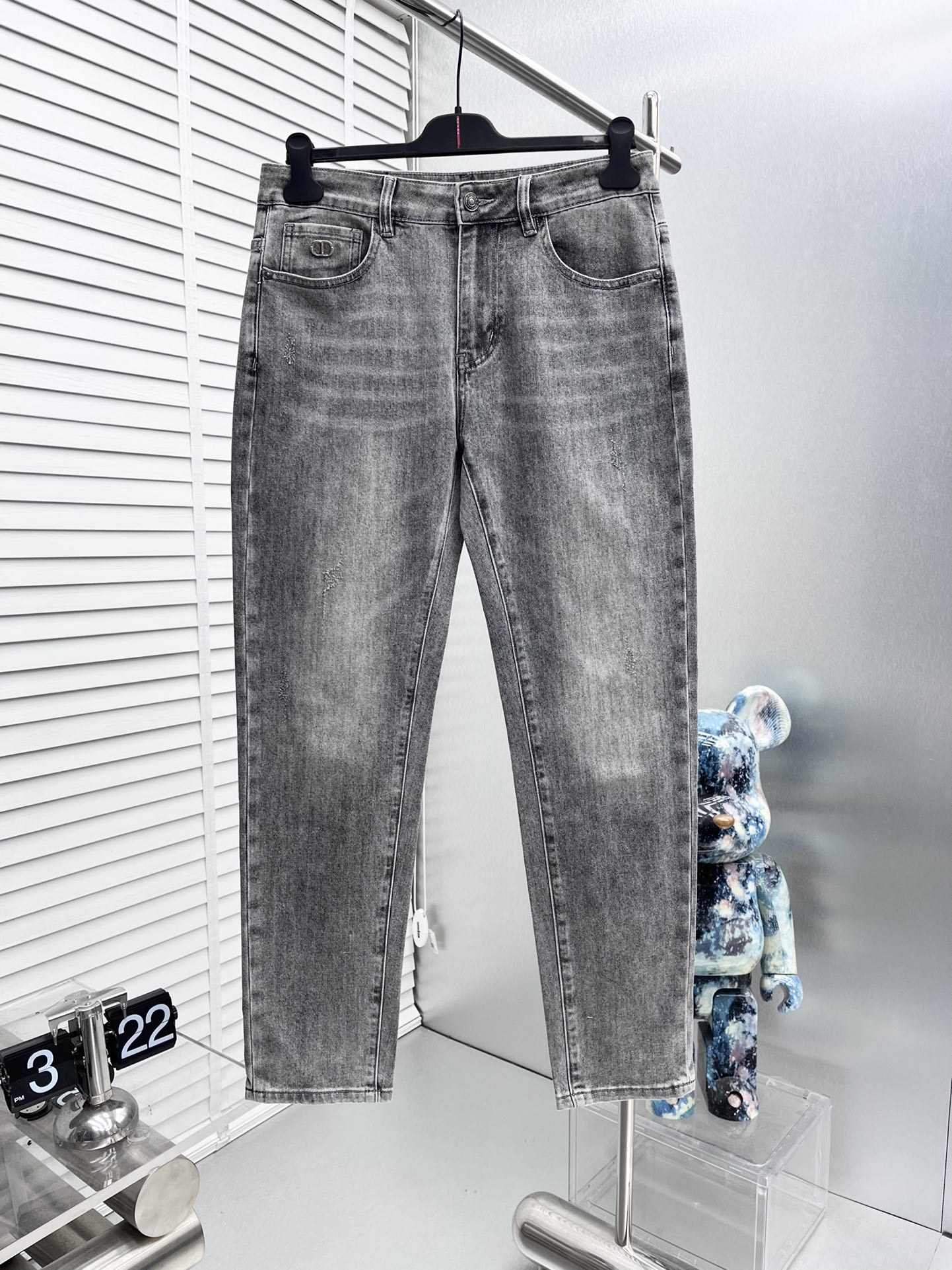 NO:518687,Dio*25ss early spring new jeans, custom-made full set of hardware, brand new brand design craftsmanship, fine workmanship, perfect details, high version Number of codes 29-38 (no 35.37), dior, jeans, alexander wang19860909Dio*25ss早春新款牛仔裤,定制全套五金,全新品牌设计工艺,做工精细,细节完美,高版本 码数29-38（无35.37）,,dior,jeans,alexander wang,Men's clothing