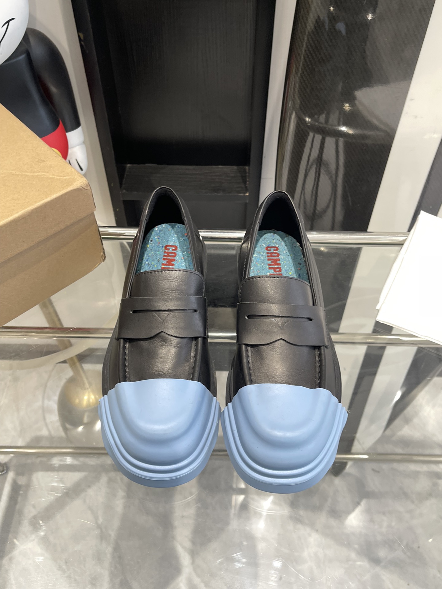 Stylish Quilts and Shoes for Spring and Summer Fashion Collection