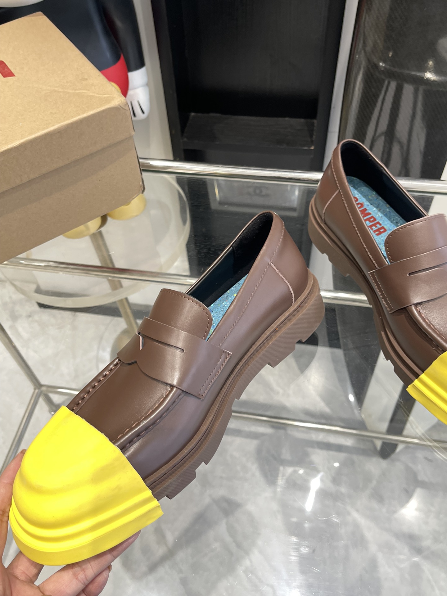Stylish Quilts and Shoes for Spring and Summer in Various Sizes and Colors - 图片 3