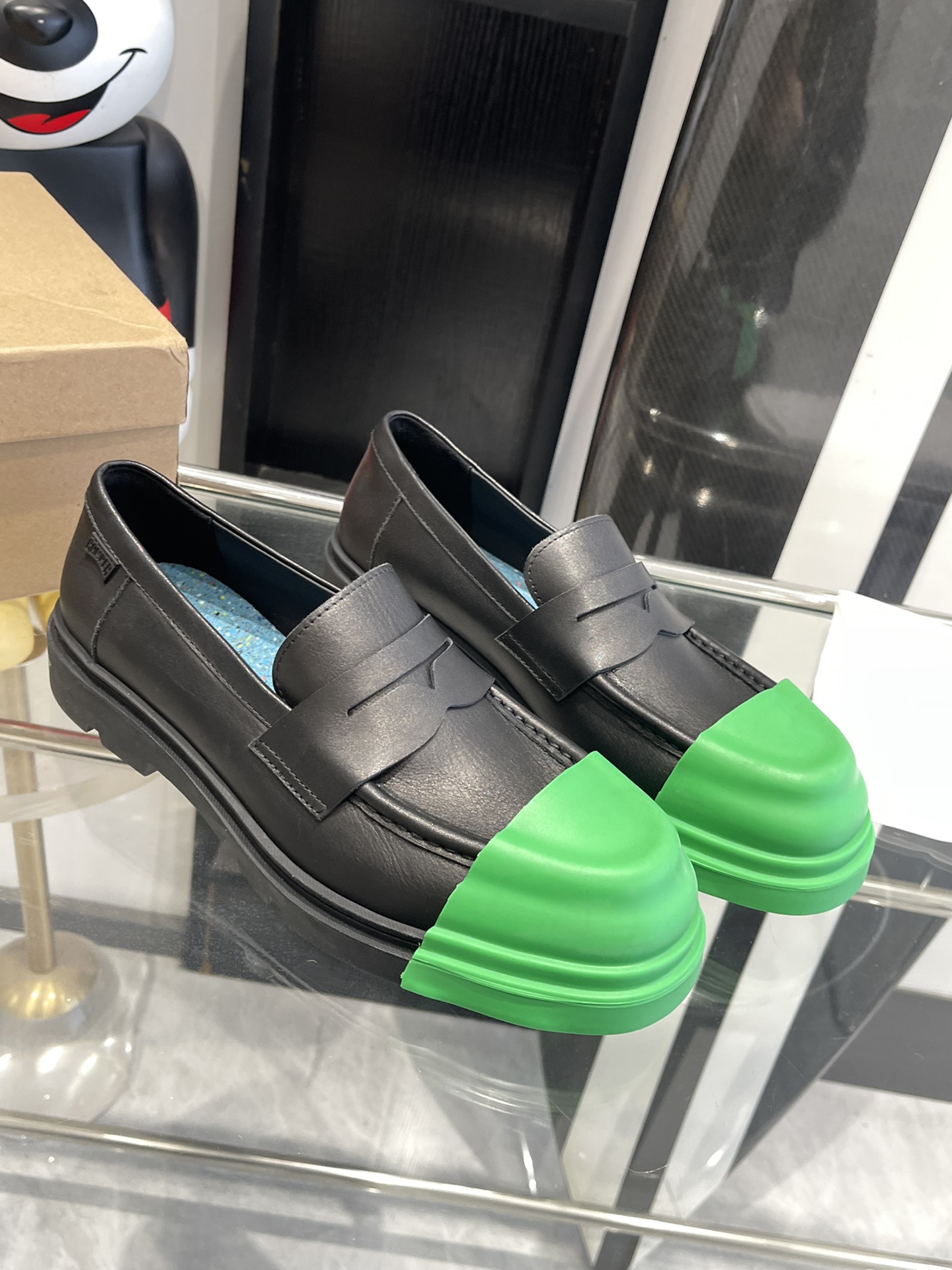 “Versatile Quilts and Shoes for Spring and Summer: Comfortable and Stylish Options” - 图片 2
