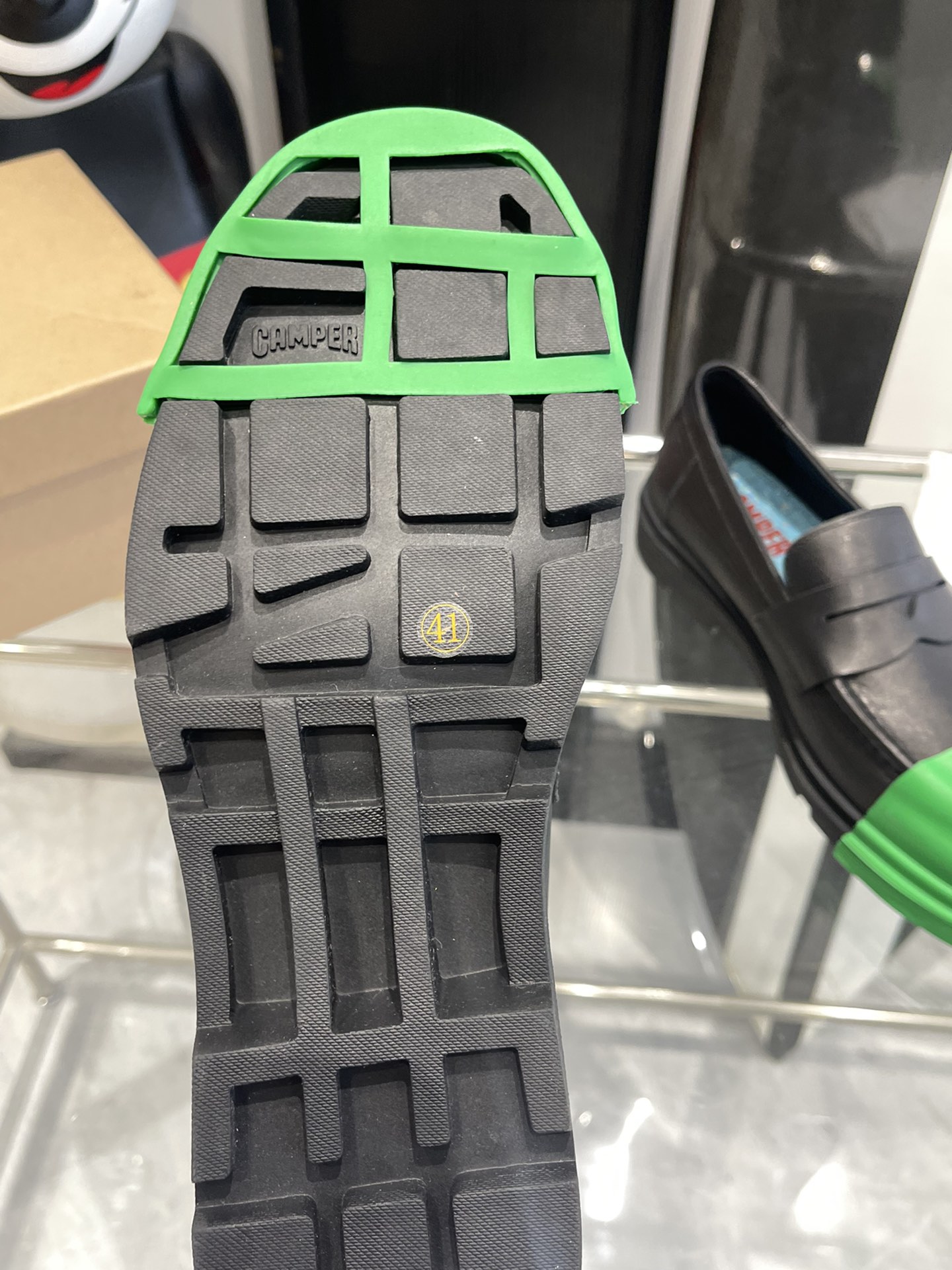 “Versatile Quilts and Shoes for Spring and Summer: Comfortable and Stylish Options” - 图片 5
