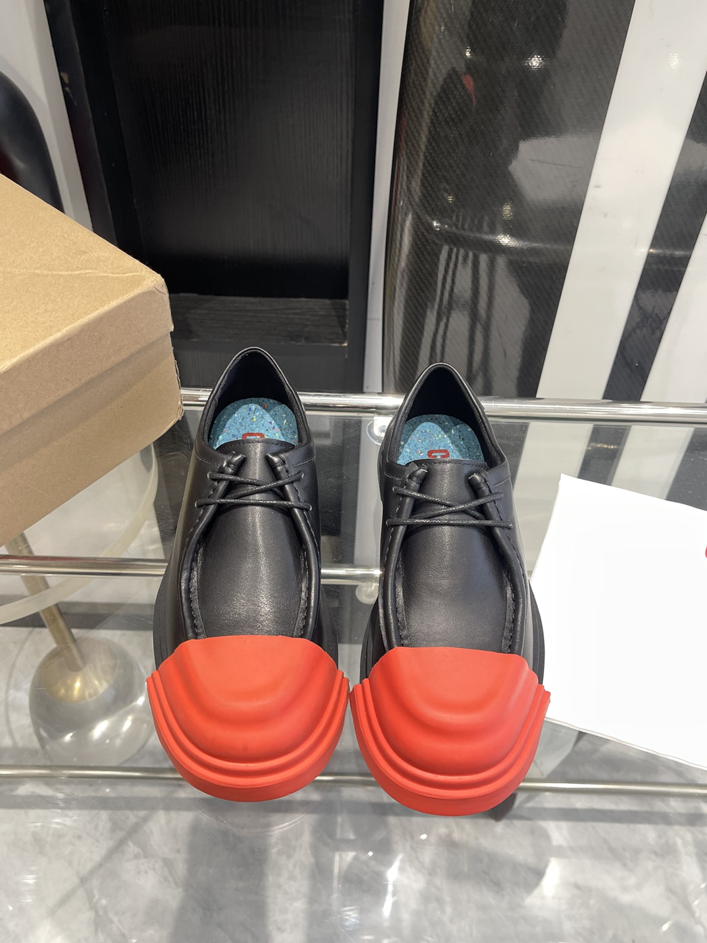 Stylish Quilts and Shoes with Detachable Features for Spring and Summer