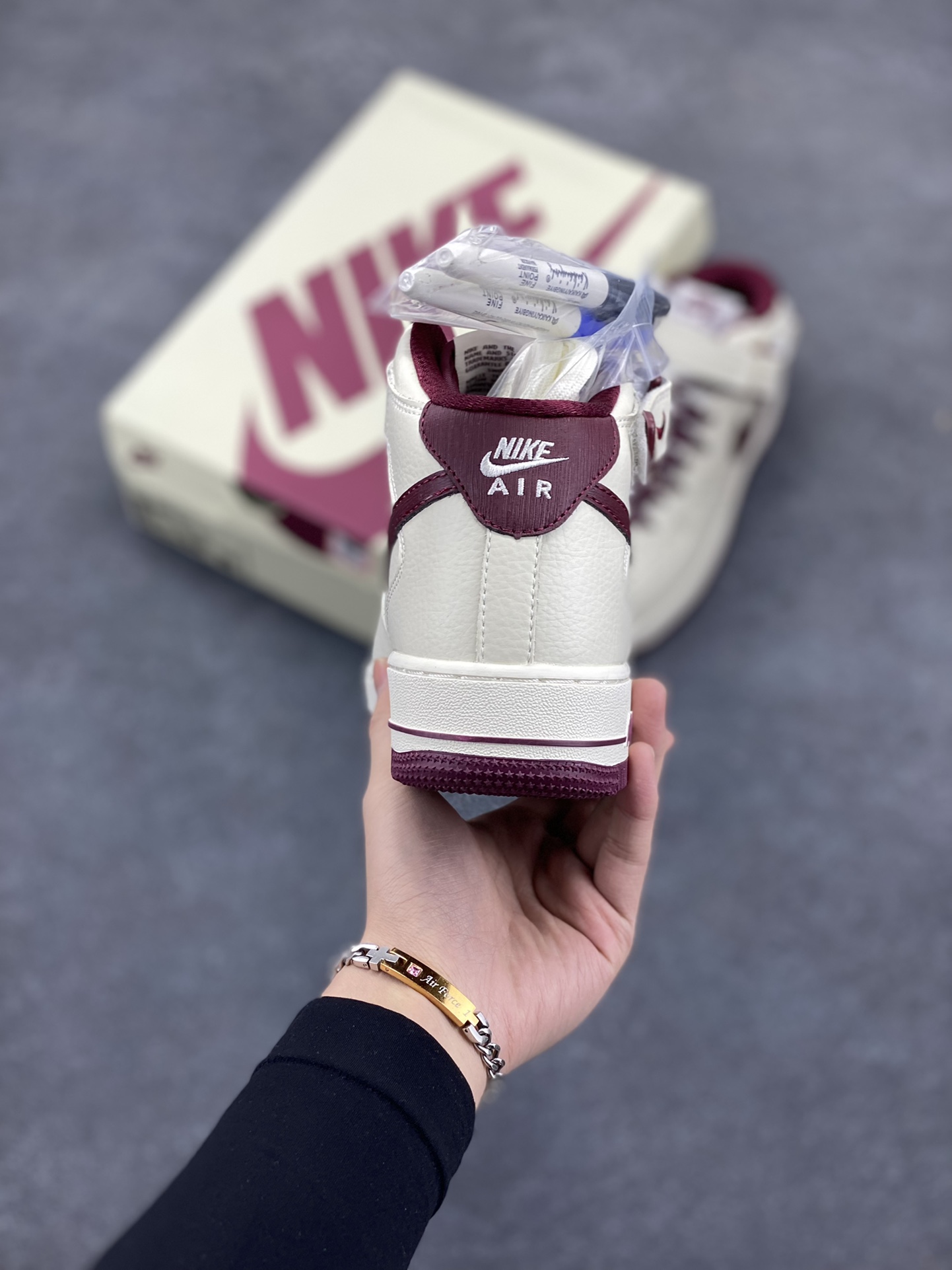 图片[4]-小红书爆款  Nike Air Force 1 MID “米酒红”配色高帮空军一号休闲板鞋 定制皮料 原楦原纸板 纯正空军版型 高清洁度 内置全掌气垫  货号：PA0920-008 尺码：36 36.5 37.5 38 38.5 39 40 40.5 41 42 42.5 43 44 44.5 45-选品中心