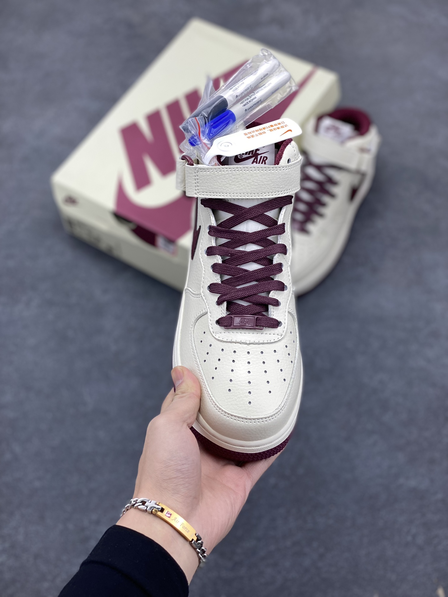 图片[2]-小红书爆款  Nike Air Force 1 MID “米酒红”配色高帮空军一号休闲板鞋 定制皮料 原楦原纸板 纯正空军版型 高清洁度 内置全掌气垫  货号：PA0920-008 尺码：36 36.5 37.5 38 38.5 39 40 40.5 41 42 42.5 43 44 44.5 45-选品中心