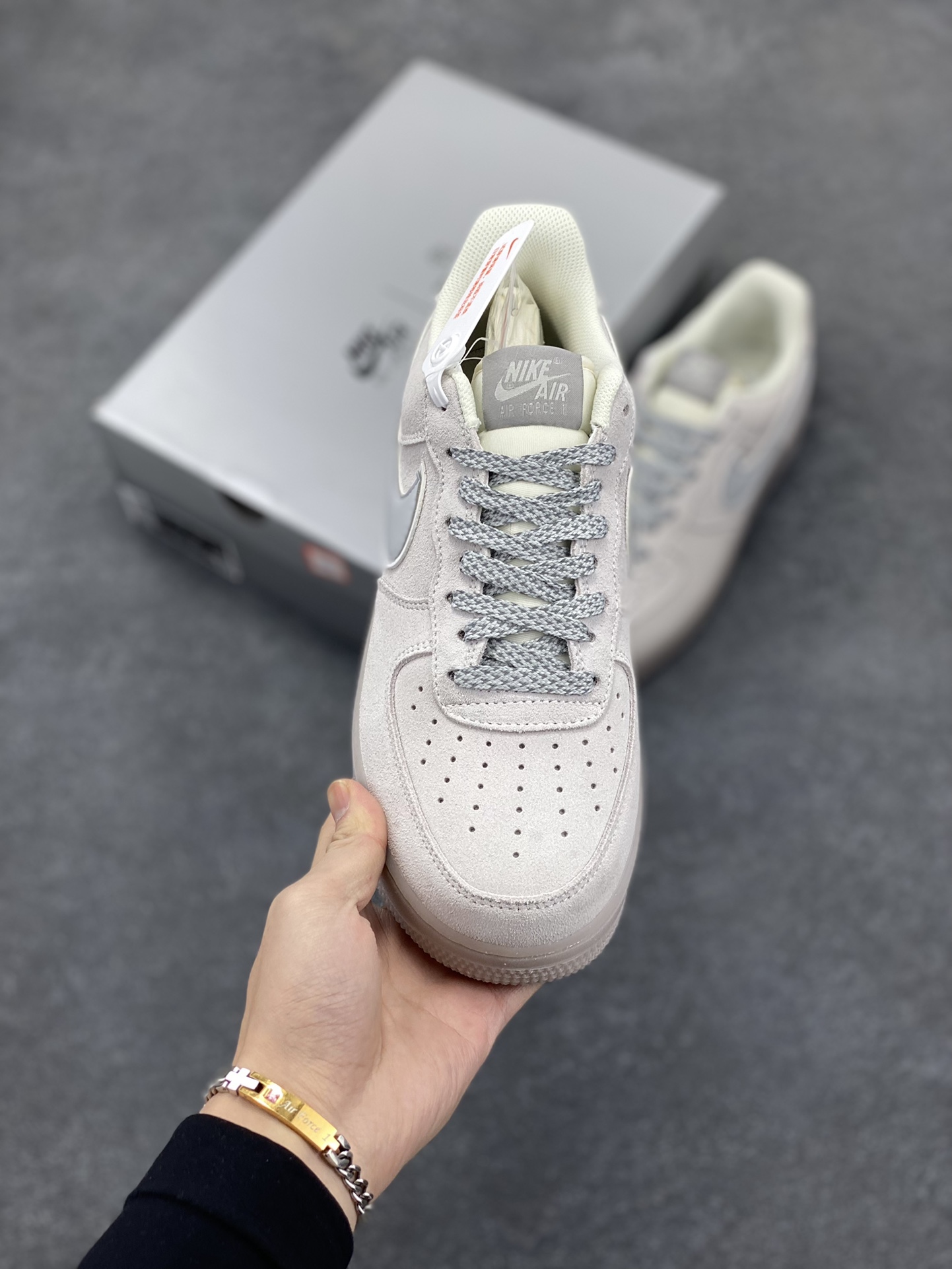 图片[2]-NIke Air Force 1 \’07 Low 卫冕冠军 满天星空军一号中帮运动休闲板鞋 进口麂皮 原装鞋盒原楦头原纸板 内置全掌气垫 高清洁度 货号：Si0820-605 尺码：36 36.5 37.5 38 38.5 39 40 40.5 41 42 42.5 43 44 44.5 45-选品中心