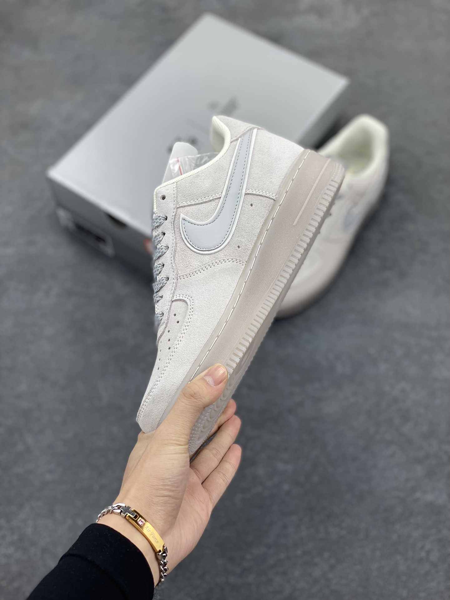 图片[3]-NIke Air Force 1 \’07 Low 卫冕冠军 满天星空军一号中帮运动休闲板鞋 进口麂皮 原装鞋盒原楦头原纸板 内置全掌气垫 高清洁度 货号：Si0820-605 尺码：36 36.5 37.5 38 38.5 39 40 40.5 41 42 42.5 43 44 44.5 45-选品中心