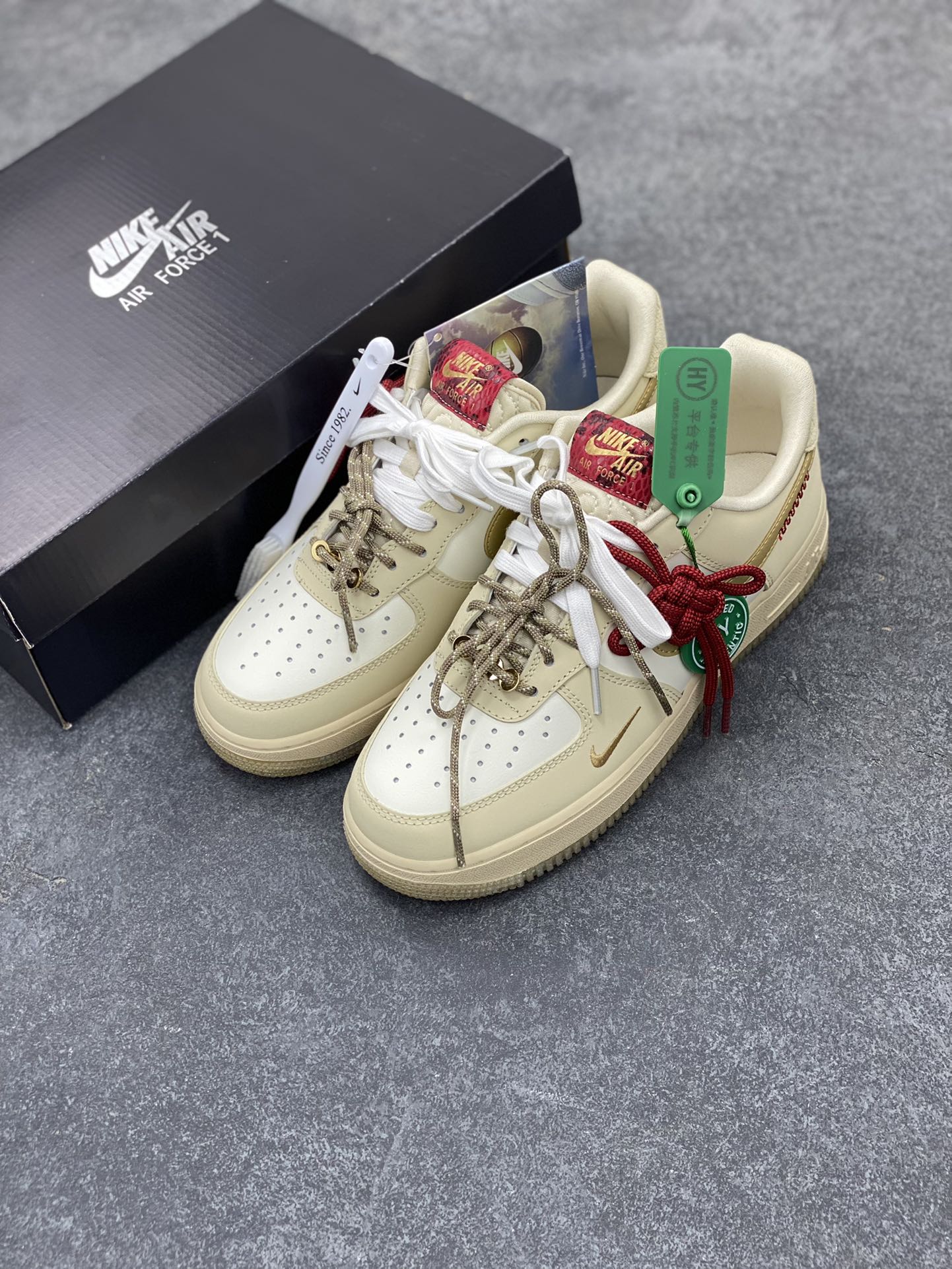 图片[8]-HY版本💯 Nike Air Force 1 Low 蛇年限定浅棕 空军一号低帮运动休闲板鞋 原楦头原纸板 打造纯正空军版型 专注外贸渠道 全掌内置蜂窝气垫 原盒配件 原厂中底钢印、拉帮完美 货号：HV5990-172 尺码：35.5 36 36.5 37.5 38 38.5 39 40 40.5 41 42 42.5 43 44 44.5 45 46-选品中心