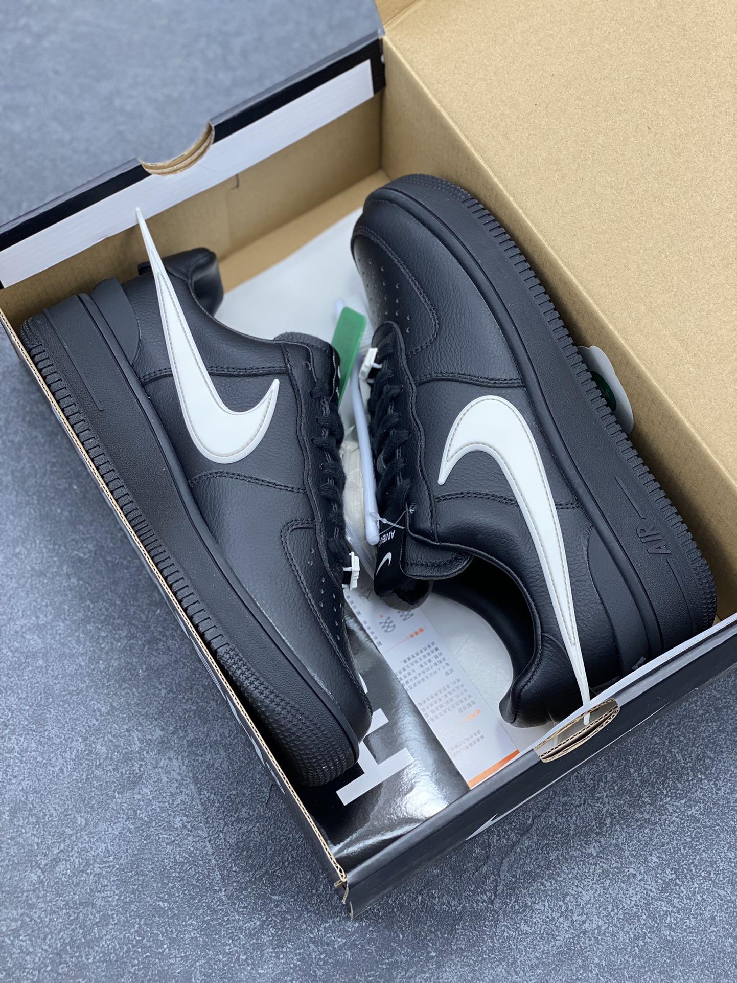 图片[9]-HY版本💯 韩裔美籍设计师Yoon Ahn主理时尚品牌AMBUSH x Nike Air Force 1 Low SP\”Phantom\”空军一号宽底版系列低帮百搭休闲运动板鞋“联名黑白大钩” 原楦头原纸板 打造纯正空军版型 专注外贸渠道 全掌内置蜂窝气垫 原盒配件 原厂中底钢印、拉帮完美 货号：DV3464-001 尺码：35.5 36 36.5 37.5 38 38.5 39 40 40.5 41 42 42.5 43 44 44.5 45 46 47-选品中心