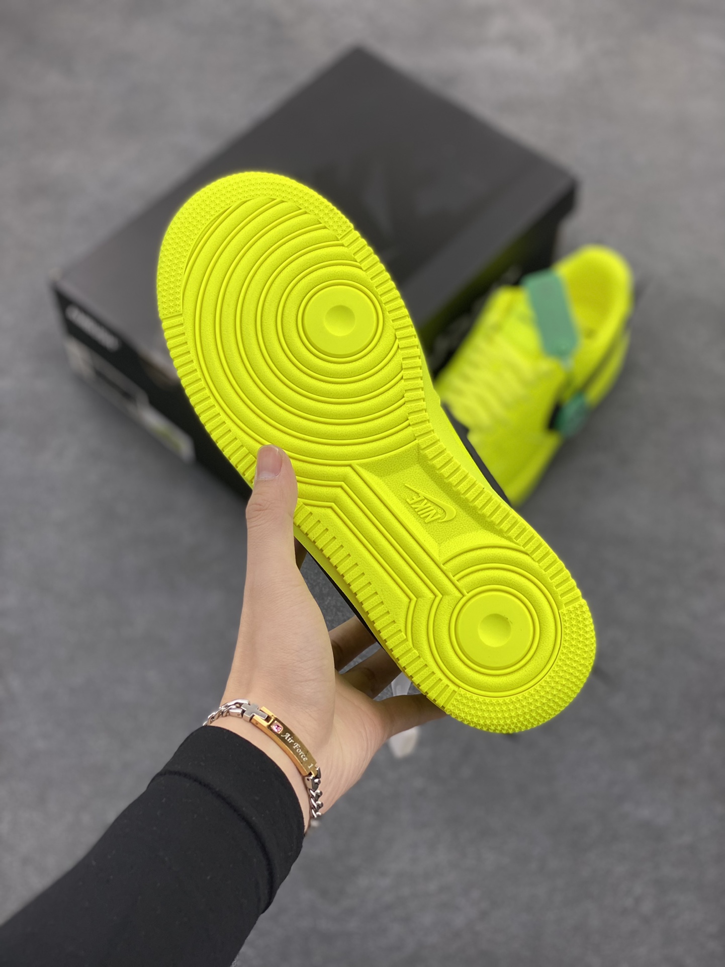 图片[5]-HY版本💯 韩裔美籍设计师Yoon Ahn主理时尚品牌AMBUSH x Nike Air Force 1 Low SP\”Phantom\”空军一号宽底版系列低帮百搭休闲运动板鞋“联名黄黑大钩” 原楦头原纸板 打造纯正空军版型 专注外贸渠道 全掌内置蜂窝气垫 原盒配件 原厂中底钢印、拉帮完美 货号：DV3464-100 尺码：35.5 36 36.5 37.5 38 38.5 39 40 40.5 41 42 42.5 43 44 44.5 45 46 47-选品中心