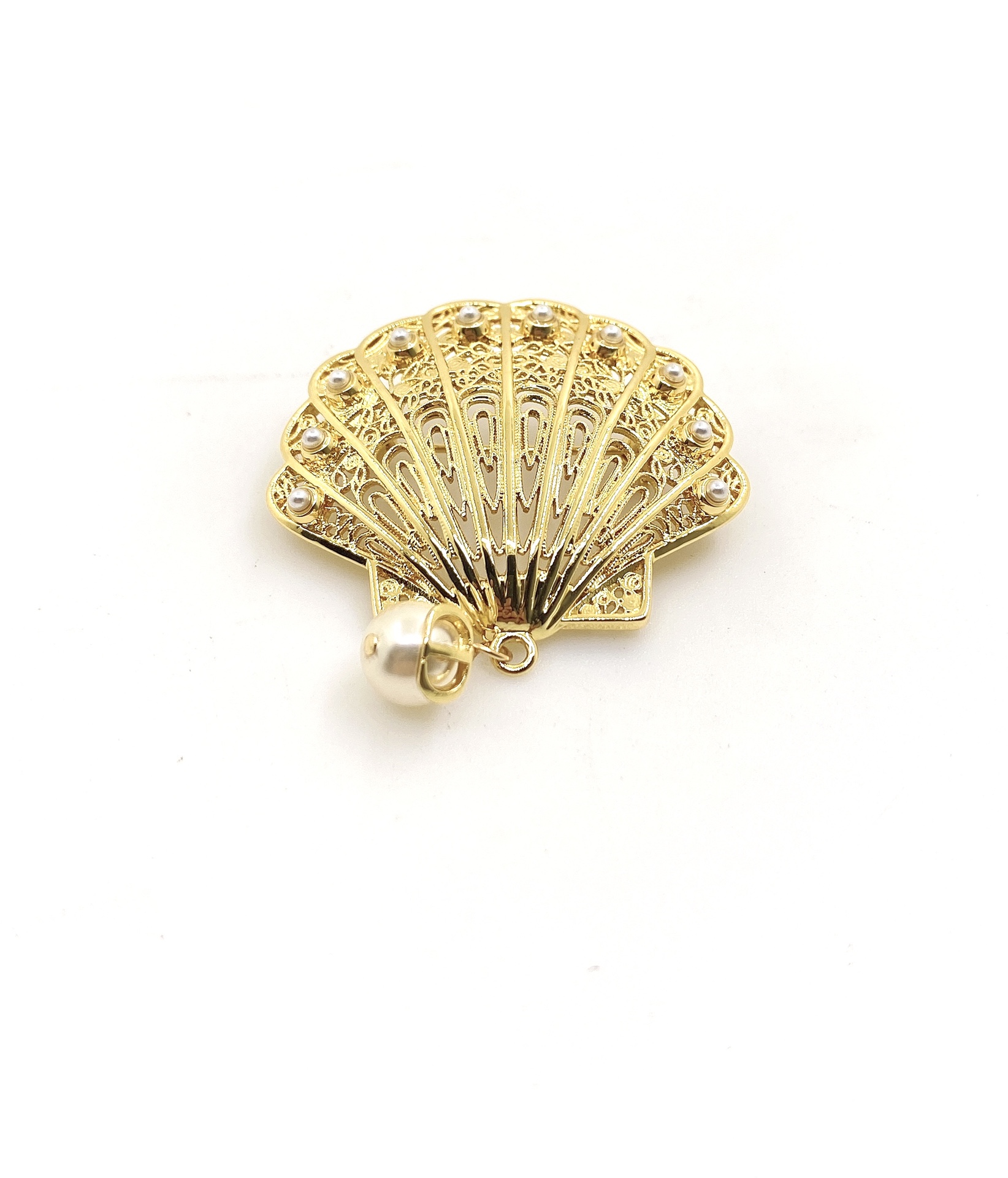 Dior Брошь латунь жемчуг