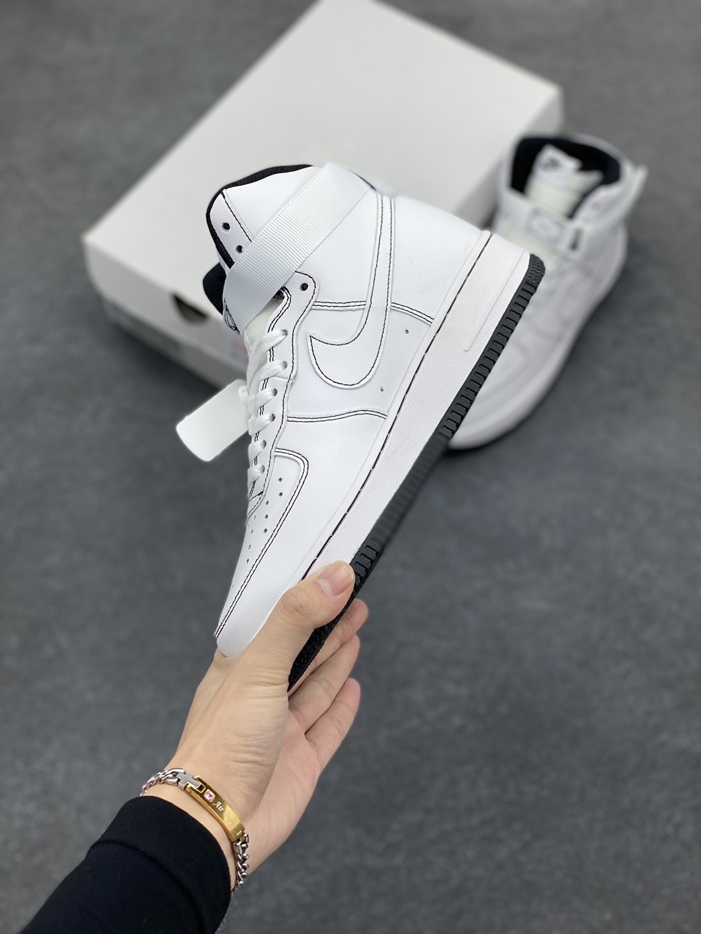 图片[3]-福利特价 Nike Air Force 1‘07 缝线 空军一号高帮休闲运动板鞋 原楦头原纸板 纯正空军版型专注外贸渠道 全掌内置蜂窝气垫 #原盒配件 原厂中底钢印、拉帮完美 货号：CV1753-101 尺码：36 36.5 37.5 38 38.5 39 40 40.5 41 42 42.5 43 44 44.5 45-选品中心