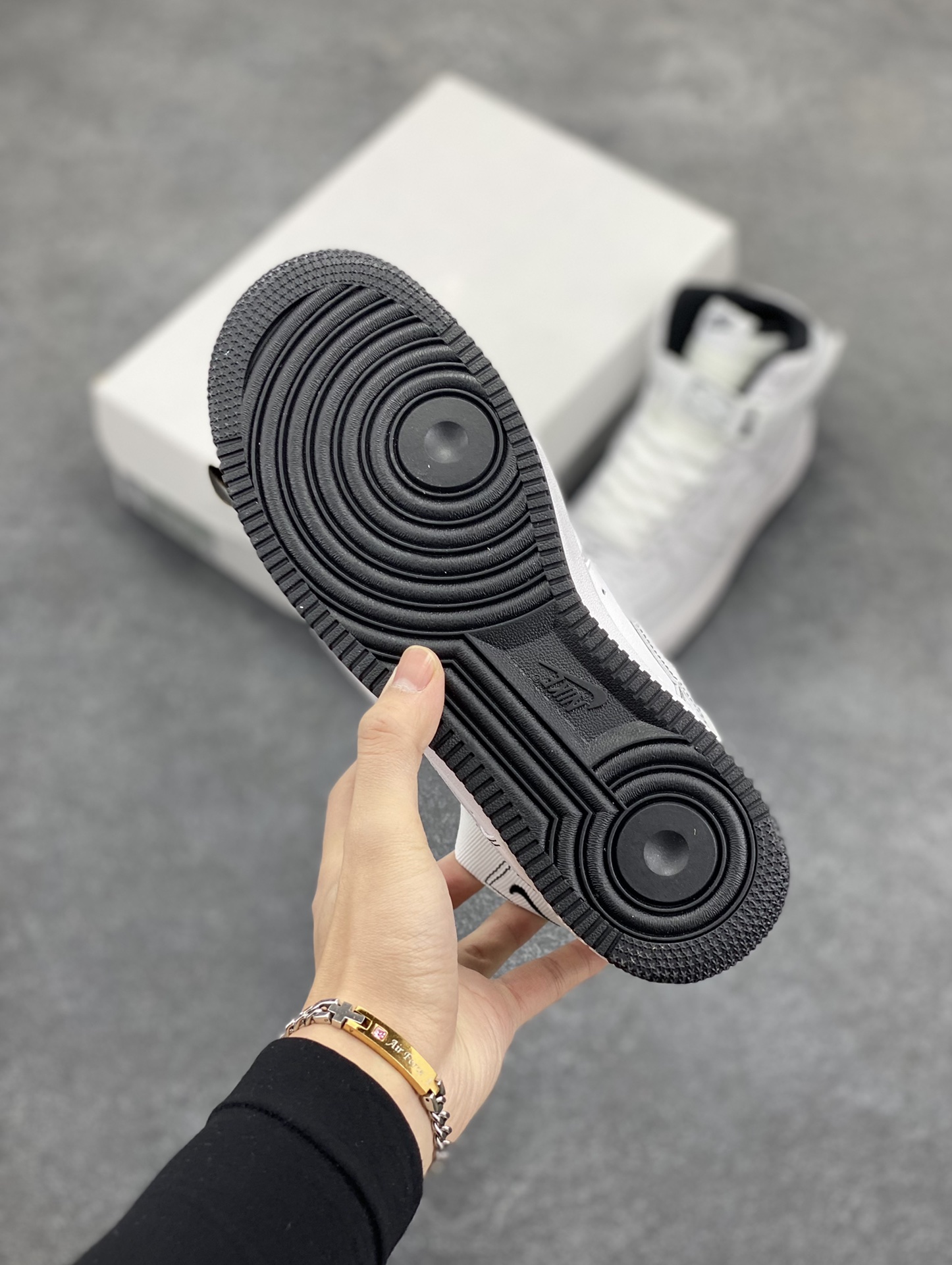 图片[5]-福利特价 Nike Air Force 1‘07 缝线 空军一号高帮休闲运动板鞋 原楦头原纸板 纯正空军版型专注外贸渠道 全掌内置蜂窝气垫 #原盒配件 原厂中底钢印、拉帮完美 货号：CV1753-101 尺码：36 36.5 37.5 38 38.5 39 40 40.5 41 42 42.5 43 44 44.5 45-选品中心