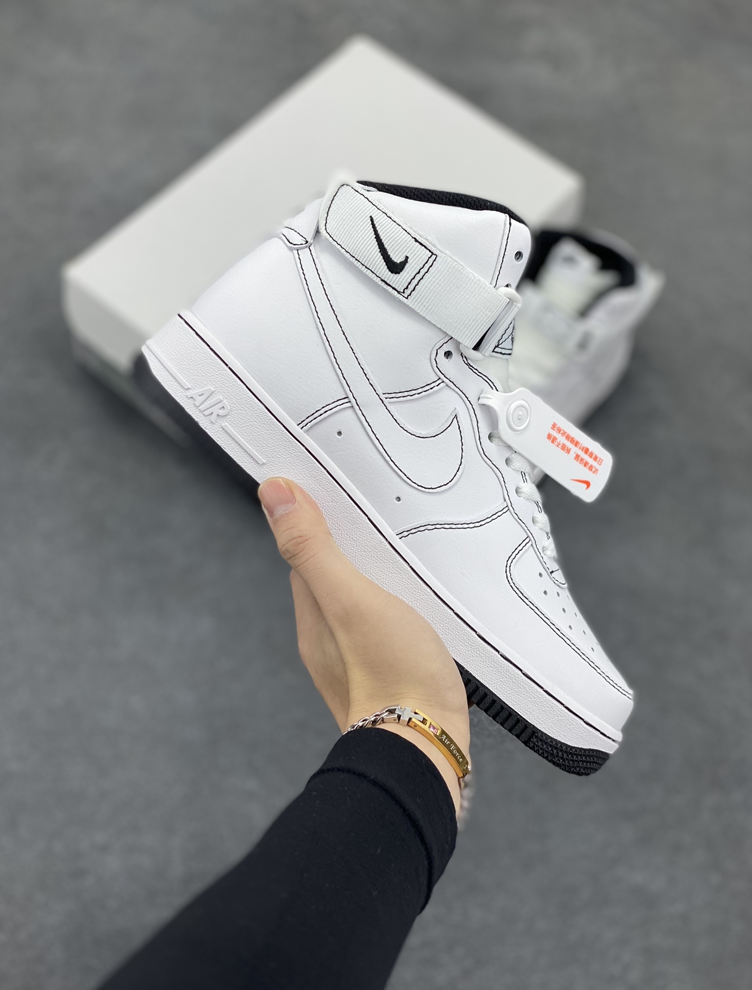 福利特价 Nike Air Force 1‘07 缝线 空军一号高帮休闲运动板鞋 原楦头原纸板 纯正空军版型专注外贸渠道 全掌内置蜂窝气垫 #原盒配件 原厂中底钢印、拉帮完美 货号:CV1753-101 尺码:36 36.5 37.5 38 38.5 39 40 40.5 41 42 42.5 43 44 44.5 45-选品中心