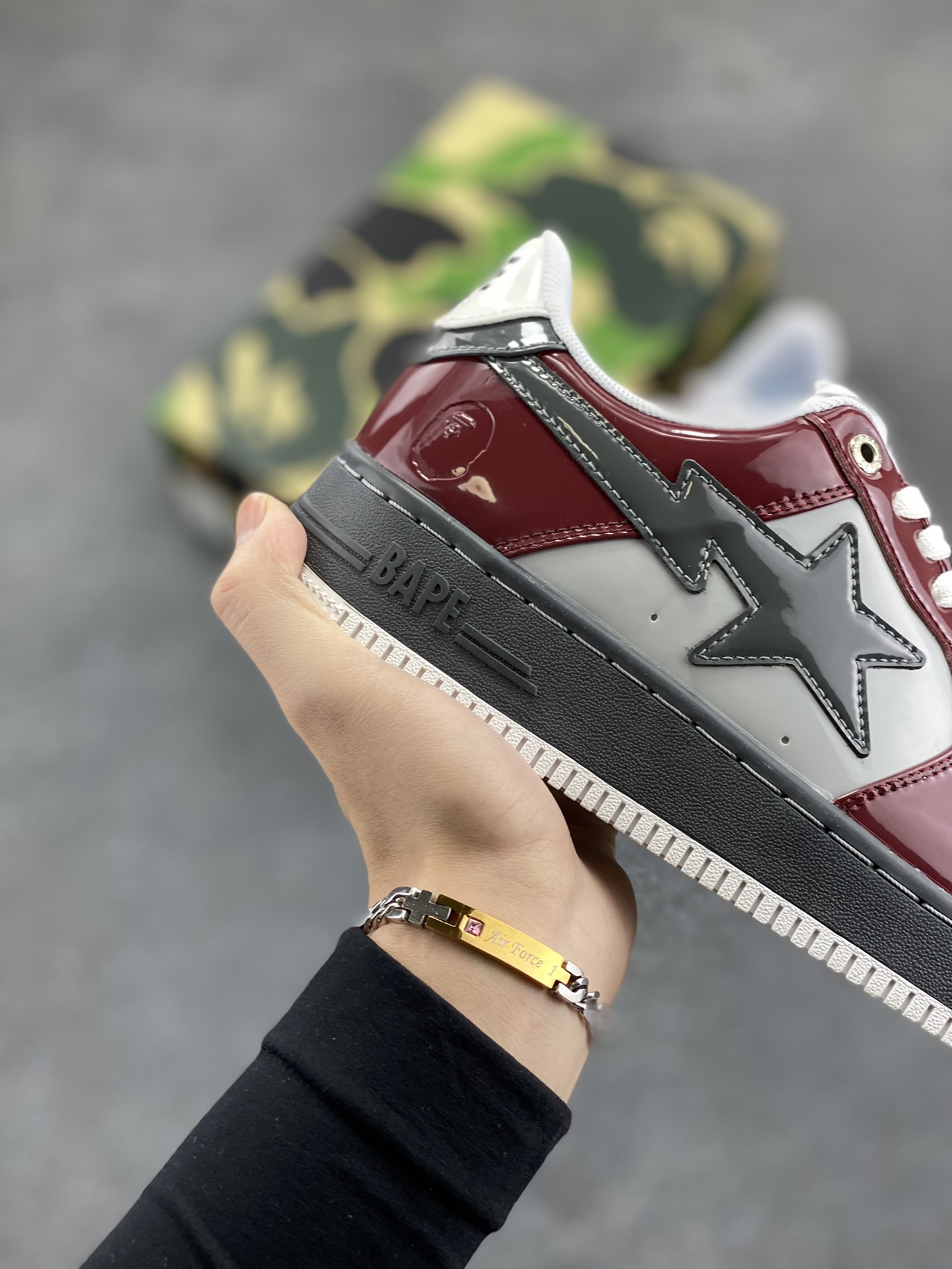 图片[6]-Bape Sk8 Sta To Nigo“ 潮流教父Nigo 品牌 猿人头低帮经典运动休闲板鞋 全套顶级包装 包含猿人logo定制防尘袋 定制迷彩鞋垫一副 抗压收纳抽屉式鞋盒 货号：1I80191006 尺码：36 36.5 37.5 38 38.5 39 40 40.5 41 42 42.5 43 44 44.5 45 46-选品中心