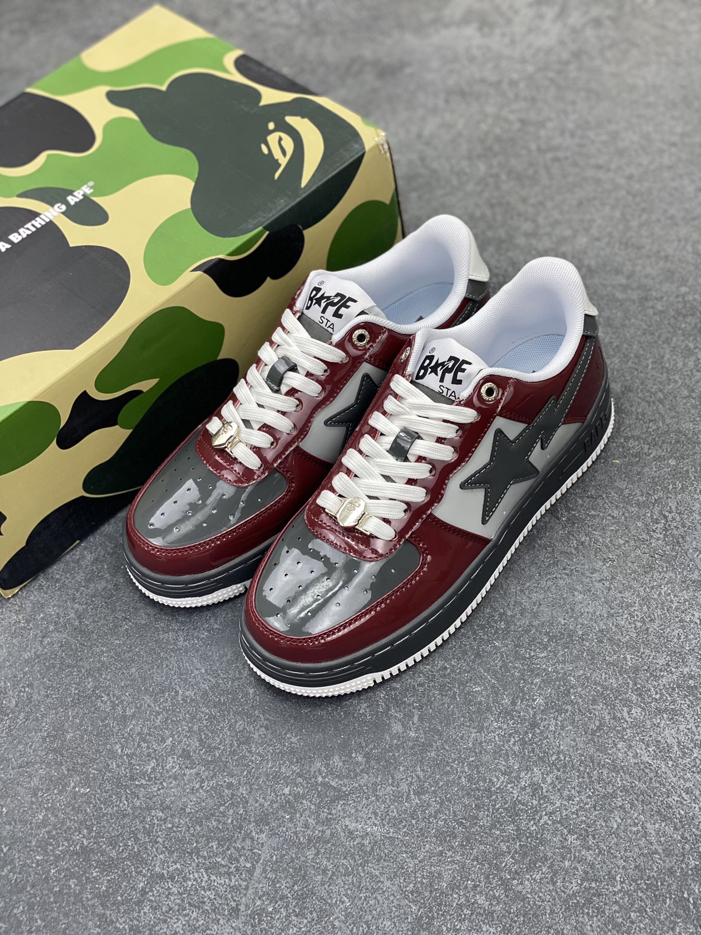 图片[8]-Bape Sk8 Sta To Nigo“ 潮流教父Nigo 品牌 猿人头低帮经典运动休闲板鞋 全套顶级包装 包含猿人logo定制防尘袋 定制迷彩鞋垫一副 抗压收纳抽屉式鞋盒 货号：1I80191006 尺码：36 36.5 37.5 38 38.5 39 40 40.5 41 42 42.5 43 44 44.5 45 46-选品中心