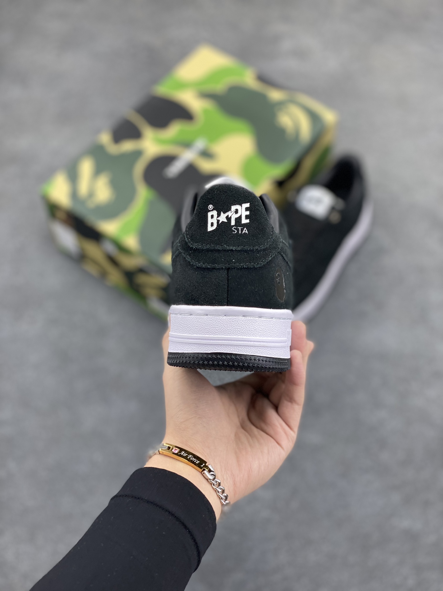 图片[4]-Bape Sk8 Sta To Nigo“ 潮流教父Nigo 品牌 猿人头低帮经典运动休闲板鞋 全套顶级包装 包含猿人logo定制防尘袋 定制迷彩鞋垫一副 抗压收纳抽屉式鞋盒 货号：1H70191004 尺码：36 36.5 37.5 38 38.5 39 40 40.5 41 42 42.5 43 44 44.5 45 46-选品中心